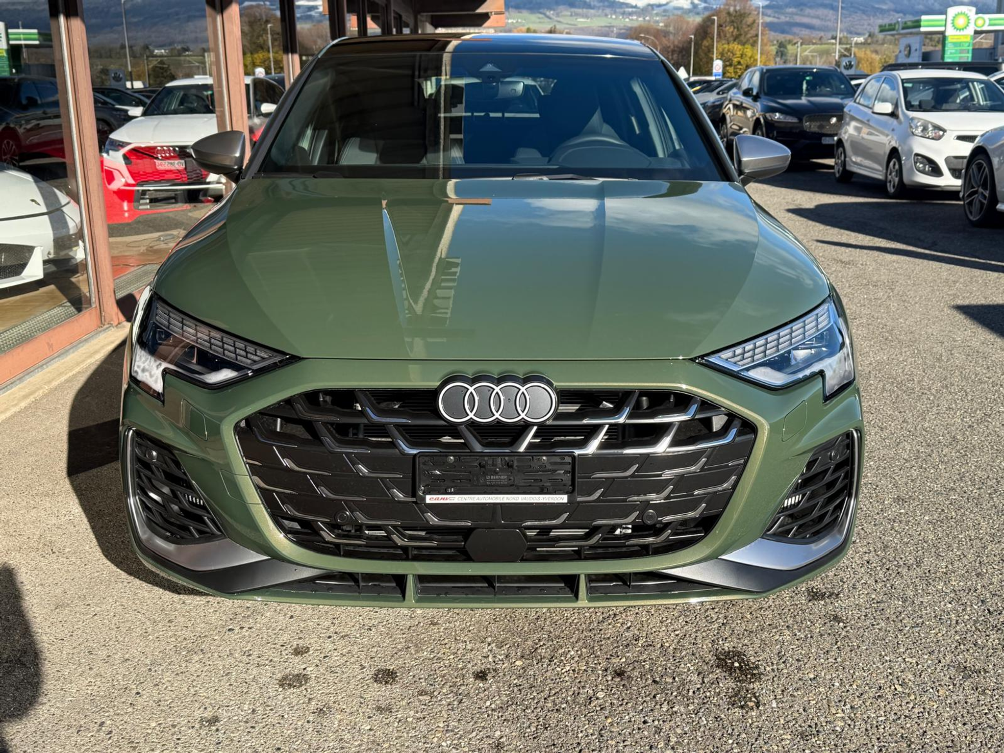 listing desktop thumbnail image 2