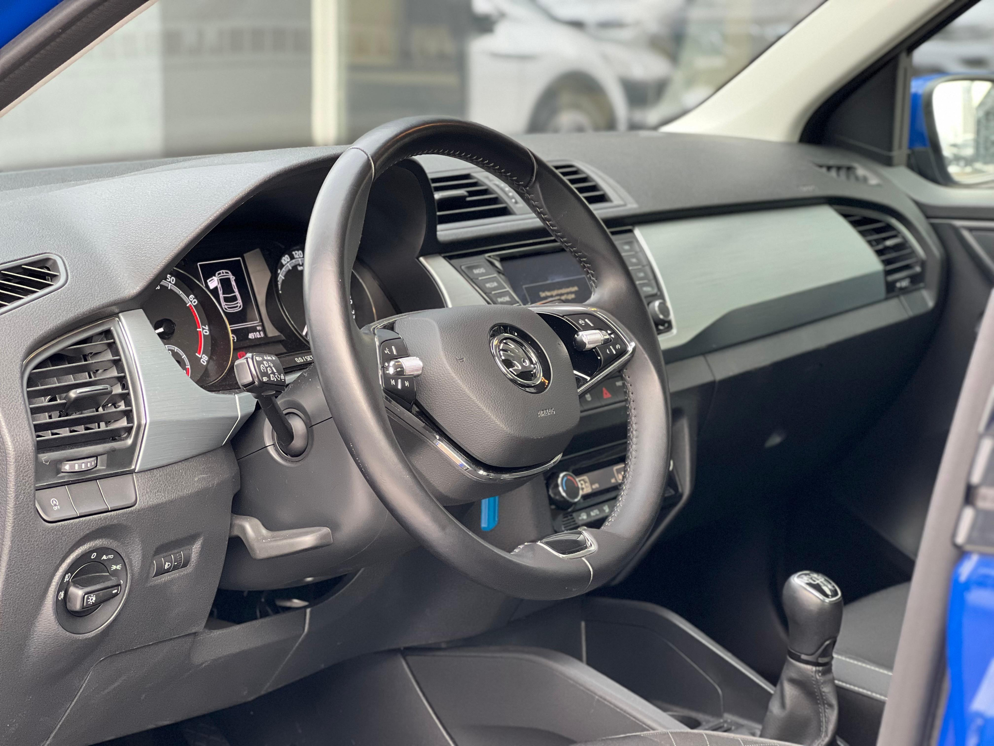 listing desktop thumbnail image 7