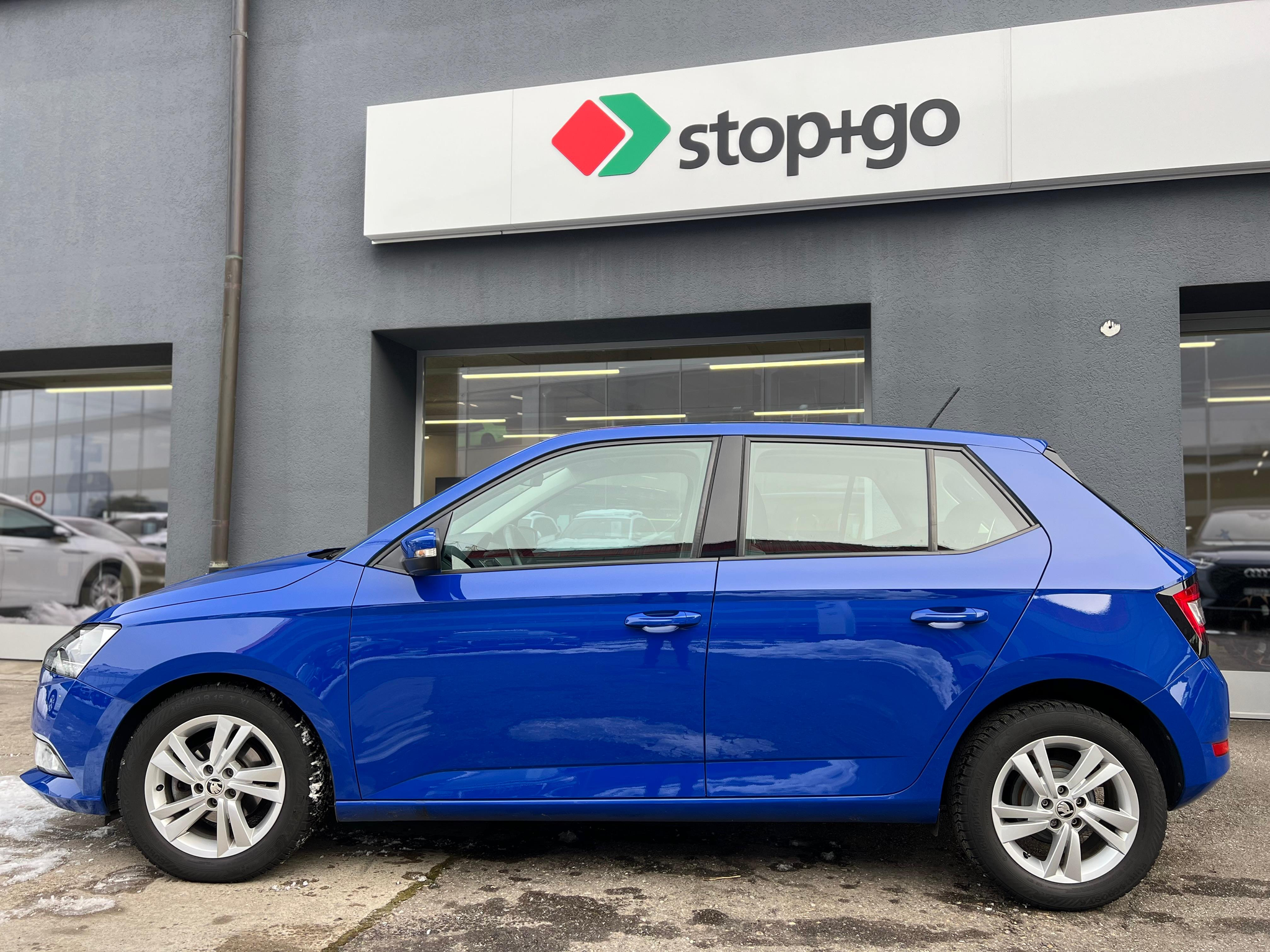 listing desktop thumbnail image 2