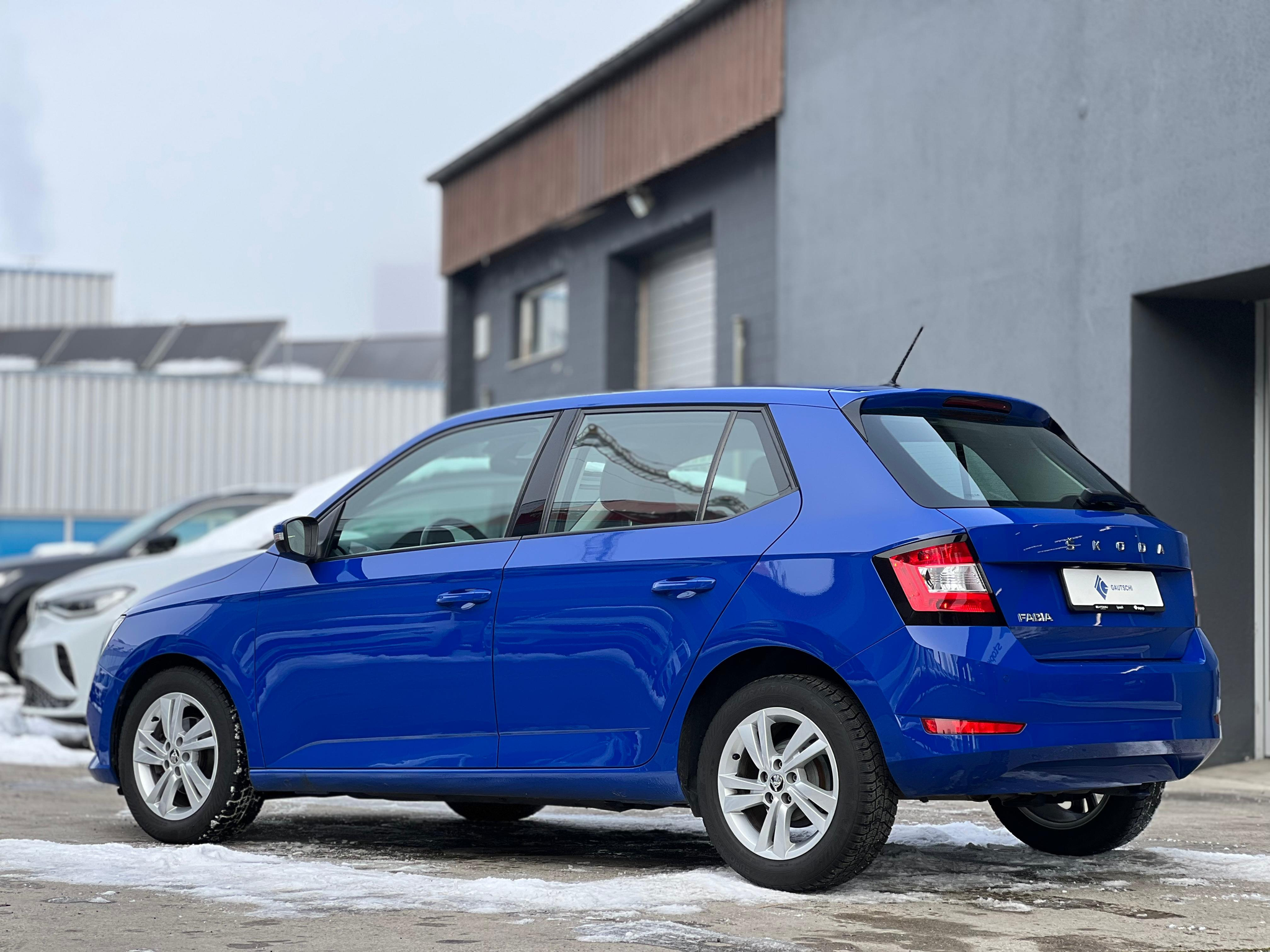 listing desktop thumbnail image 3