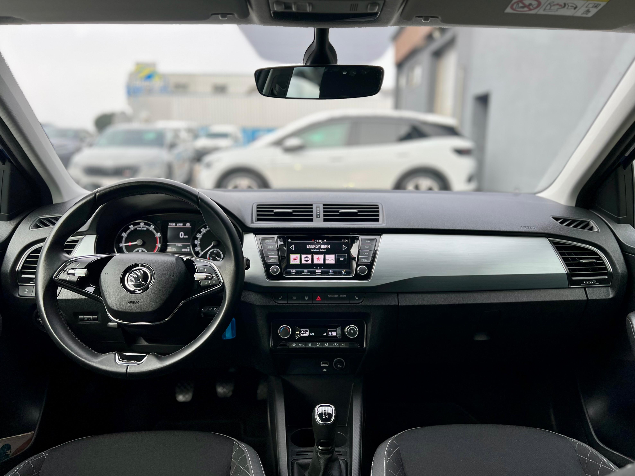 listing desktop thumbnail image 8