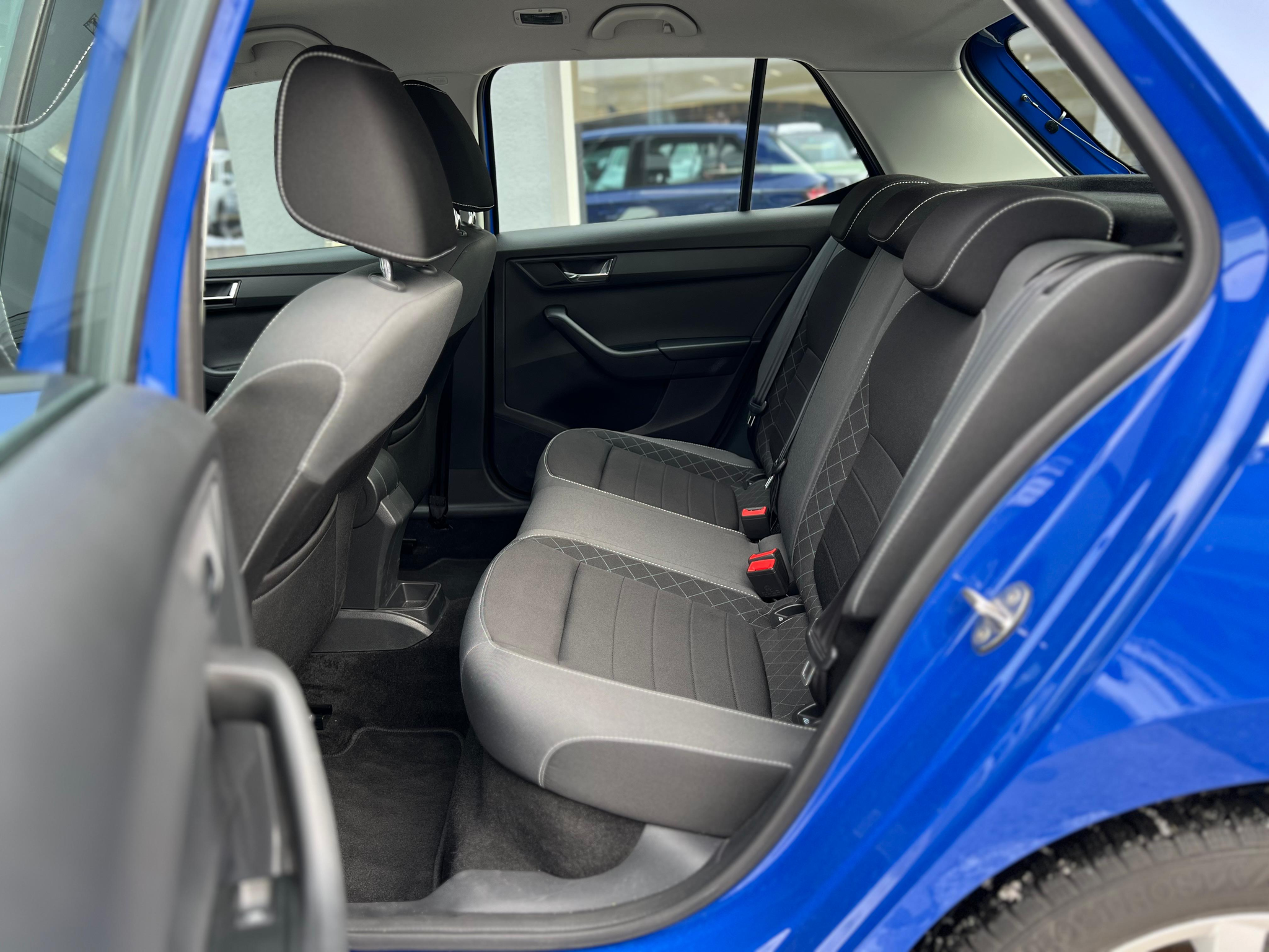 listing desktop thumbnail image 10