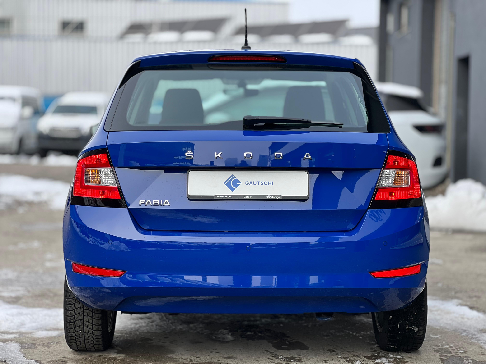 listing desktop thumbnail image 4