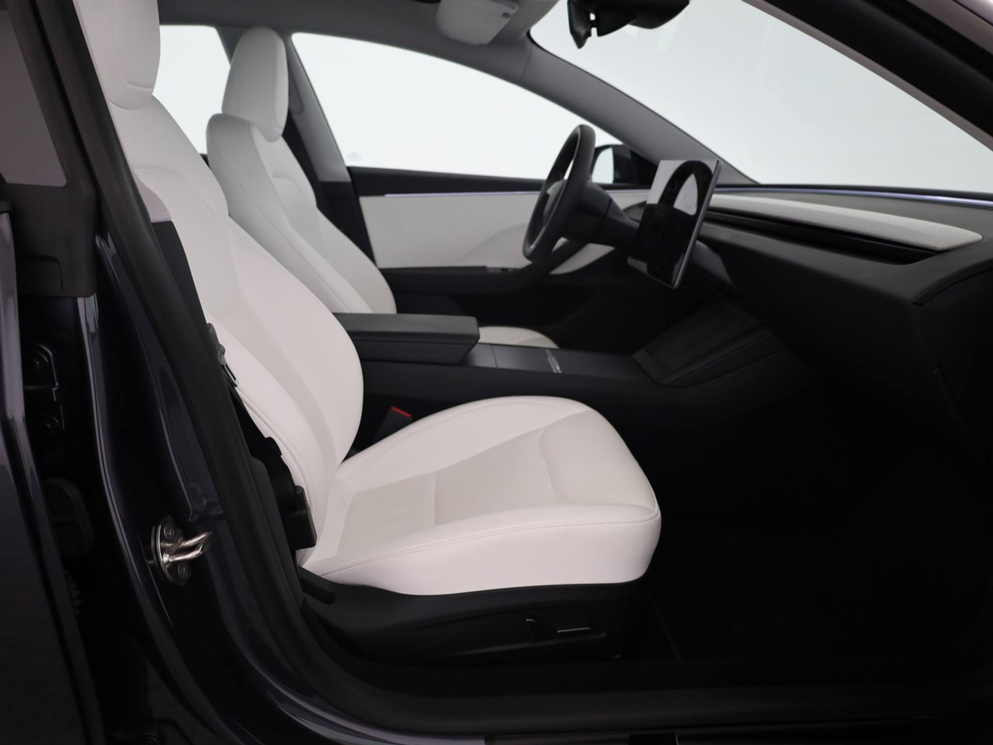 listing desktop thumbnail image 3