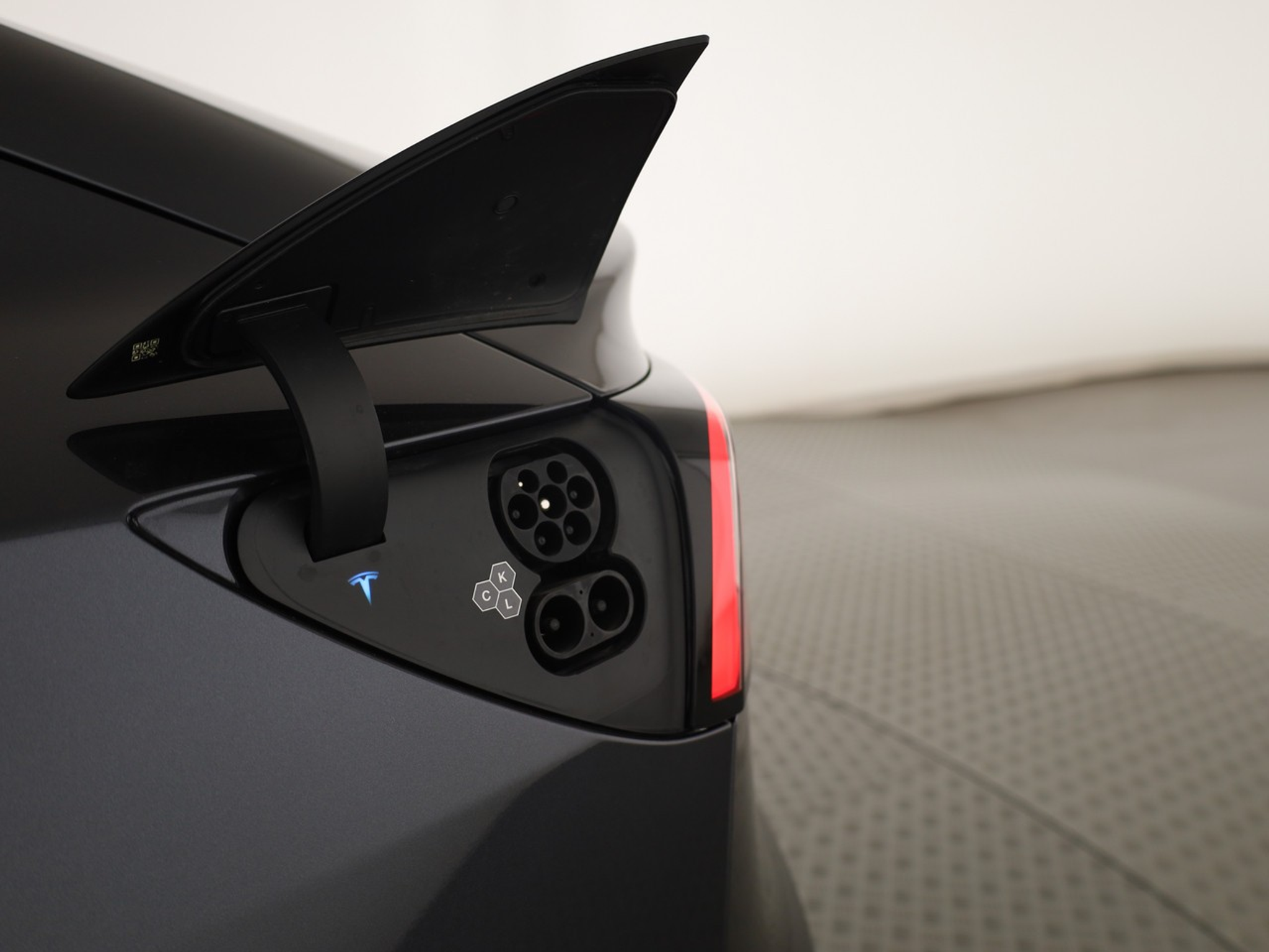 listing desktop thumbnail image 8