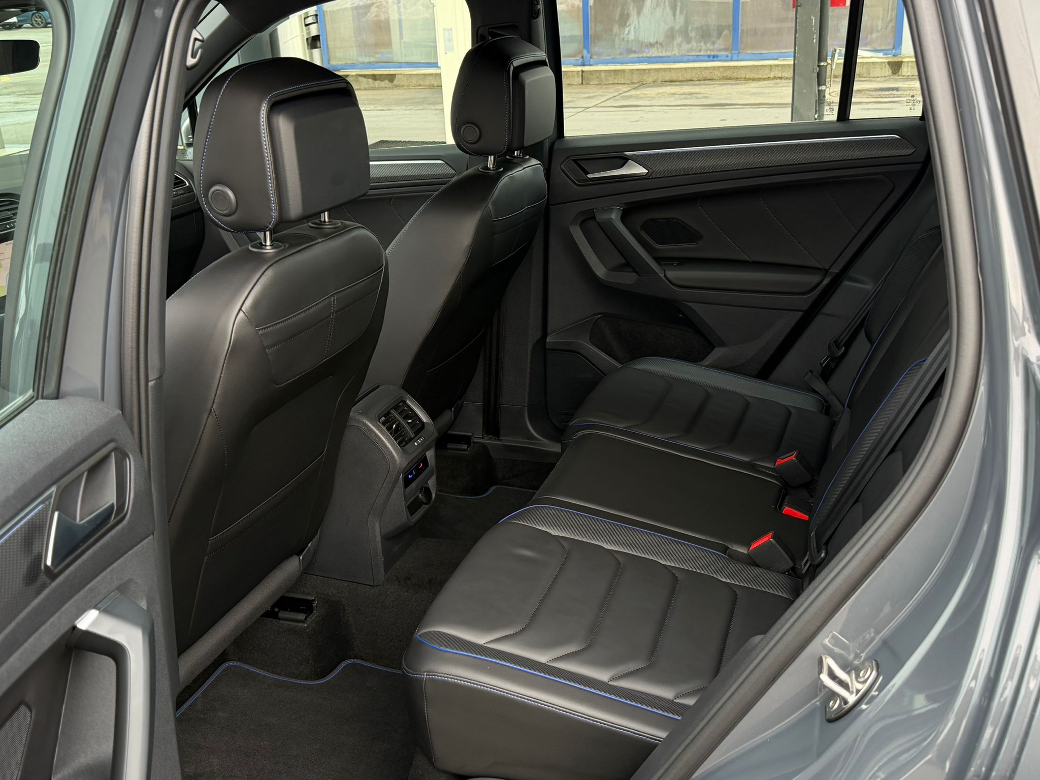 listing desktop thumbnail image 10