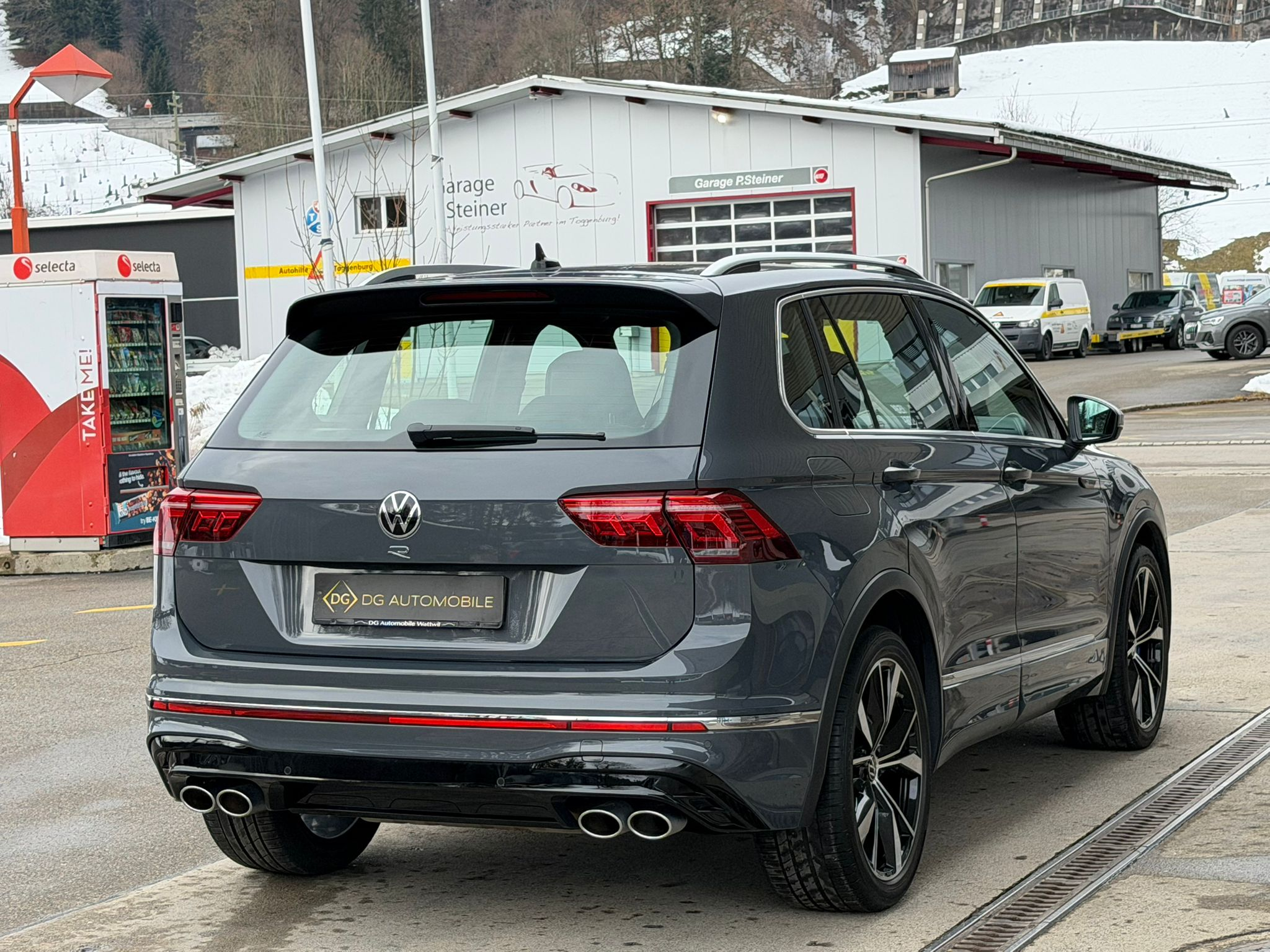 listing desktop thumbnail image 5