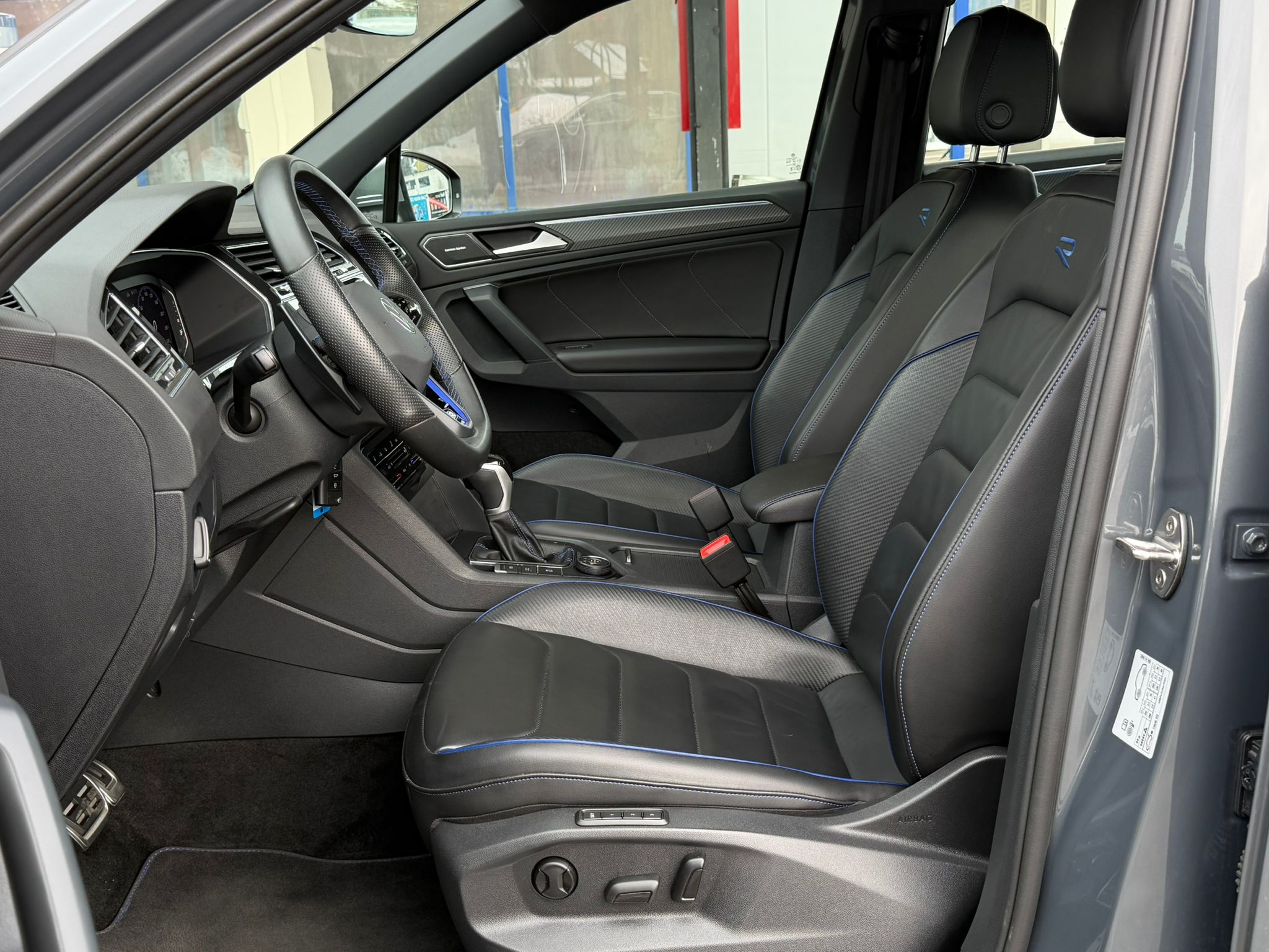 listing desktop thumbnail image 7