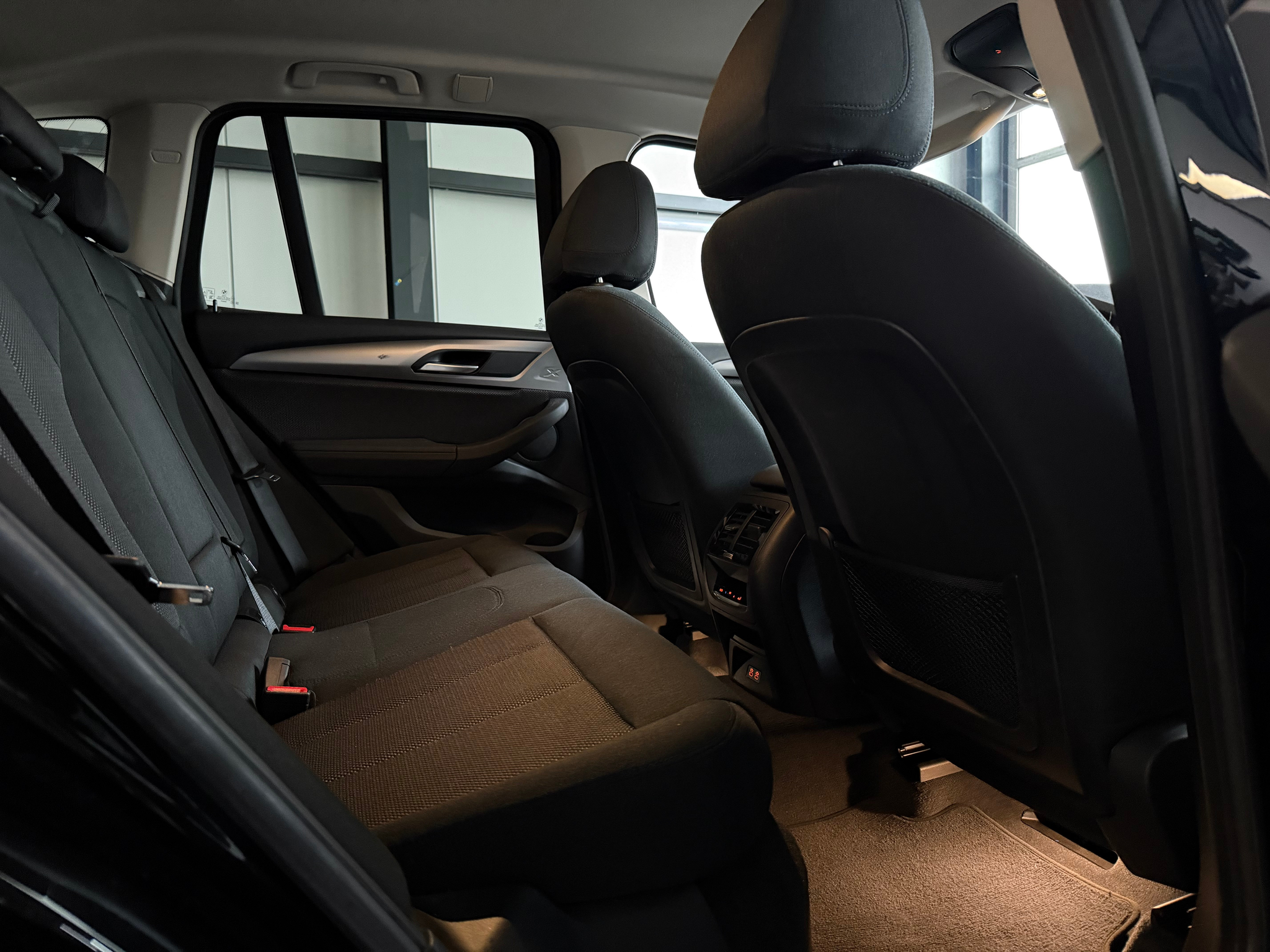 listing desktop thumbnail image 9