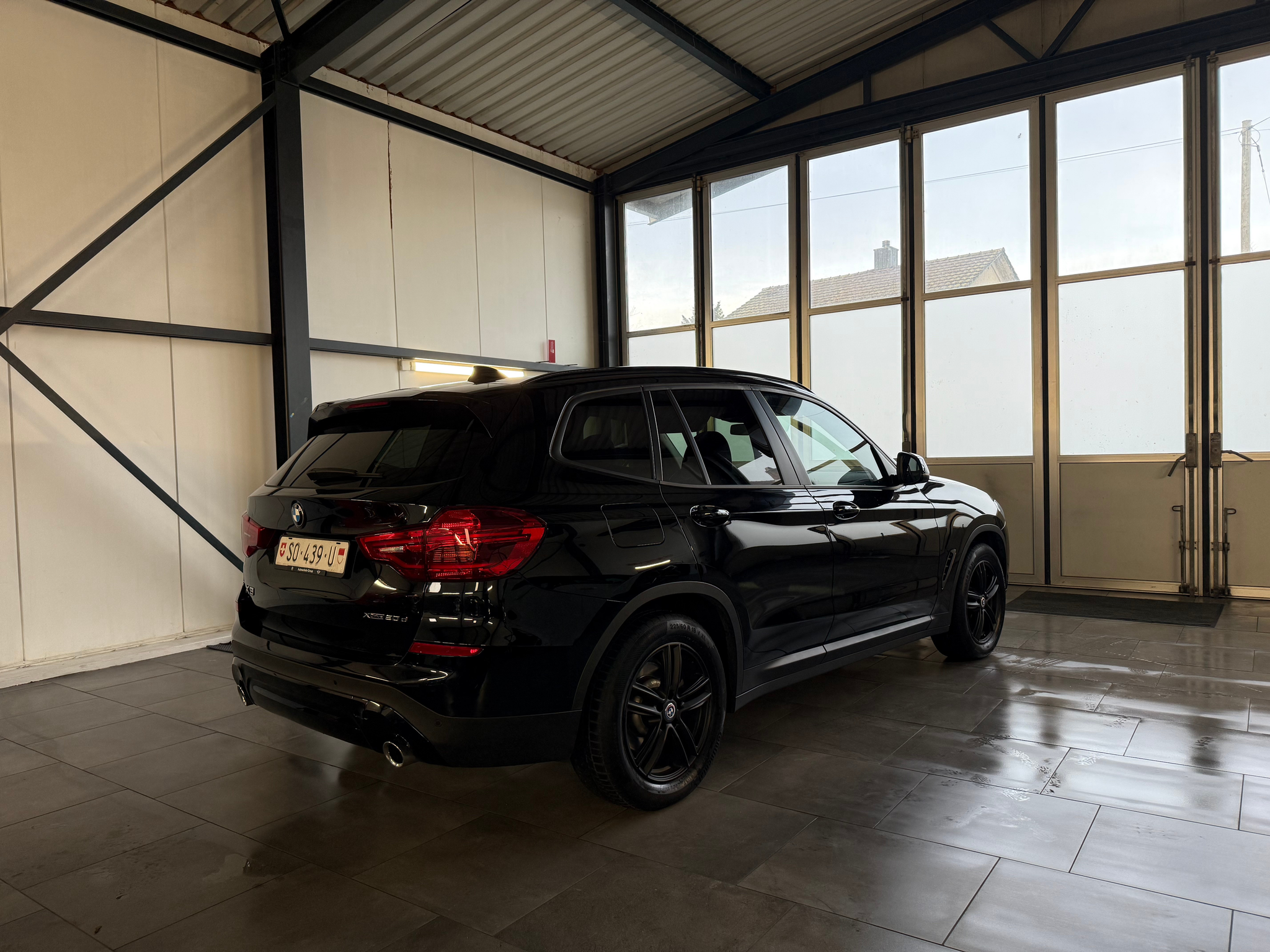 listing desktop thumbnail image 3