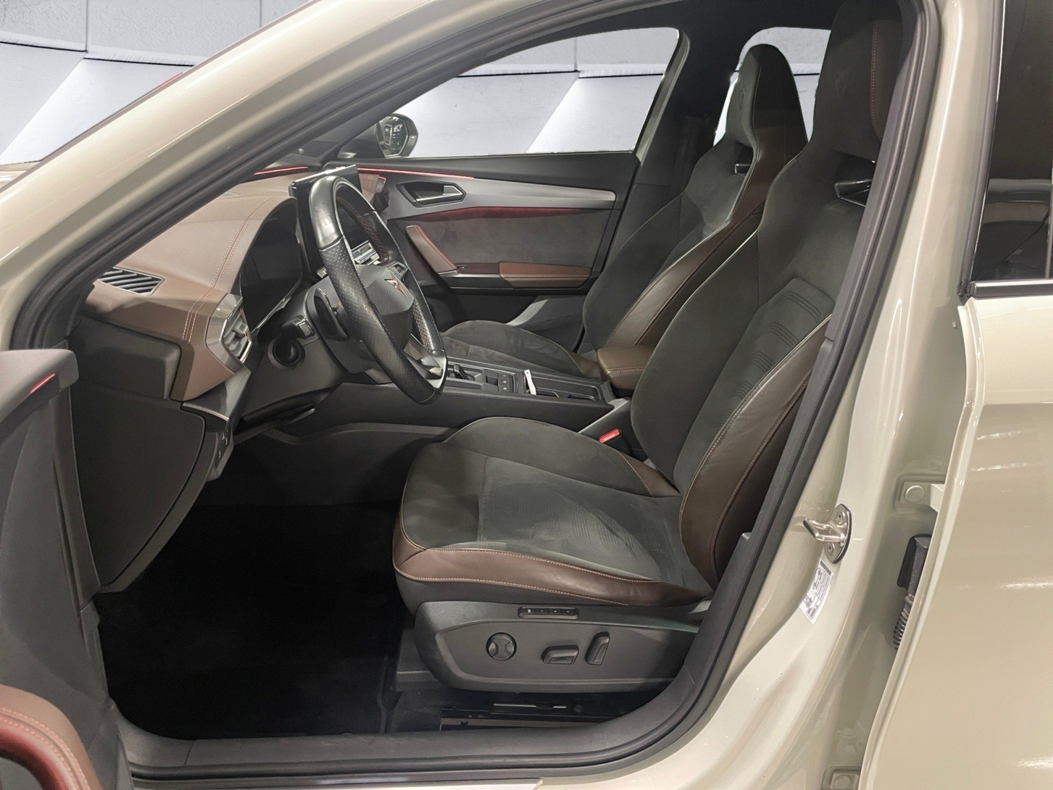 listing desktop thumbnail image 12