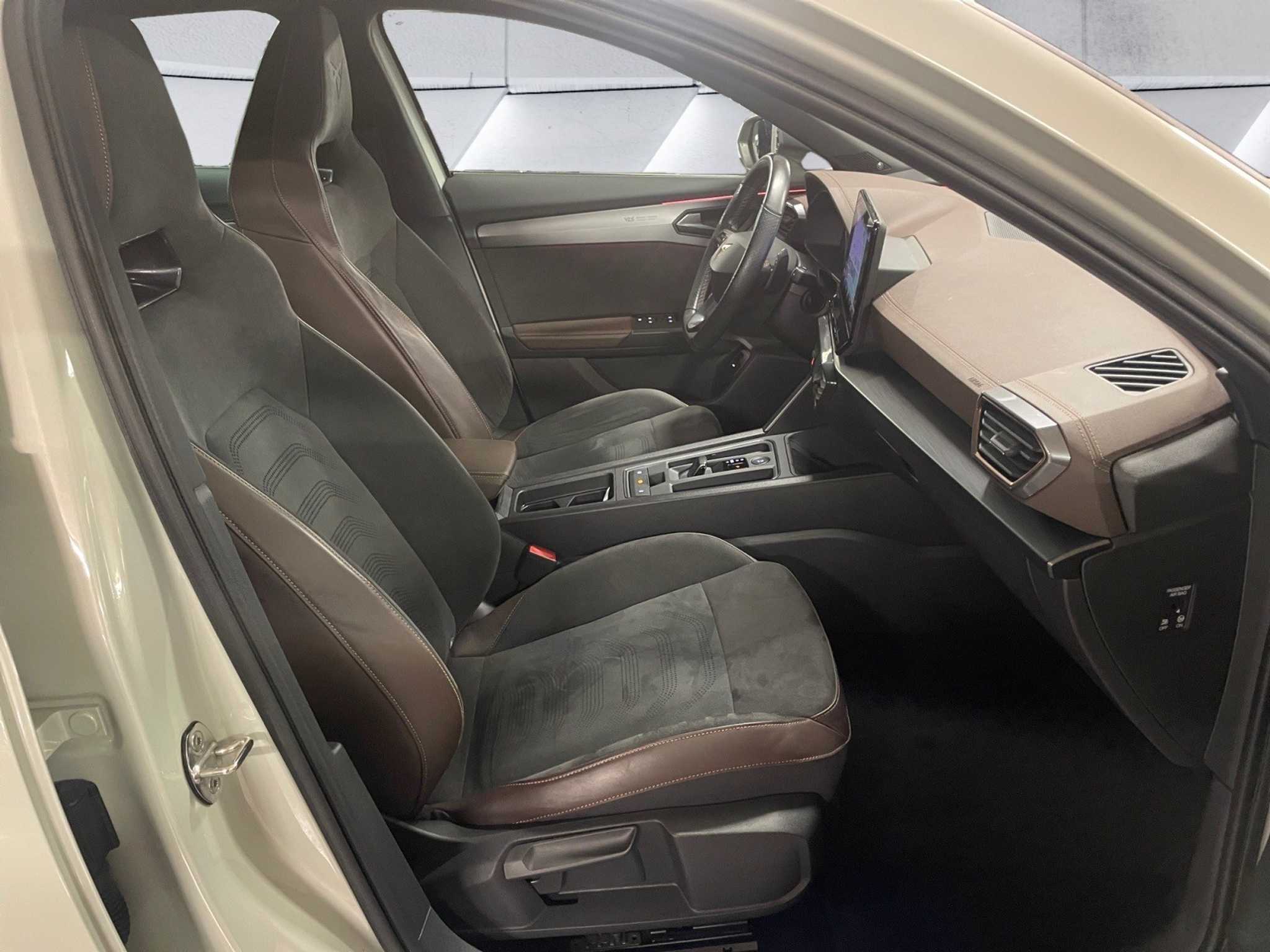 listing desktop thumbnail image 13