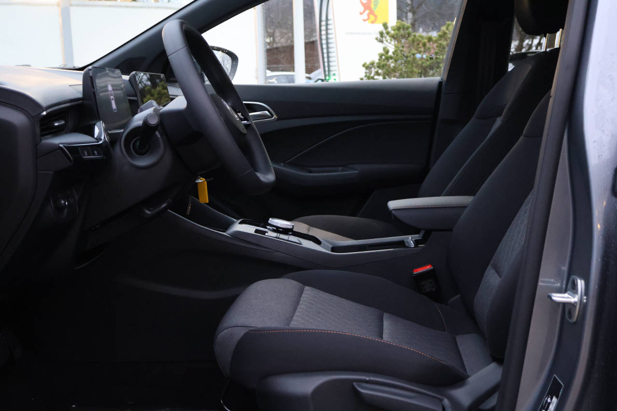 listing desktop thumbnail image 9