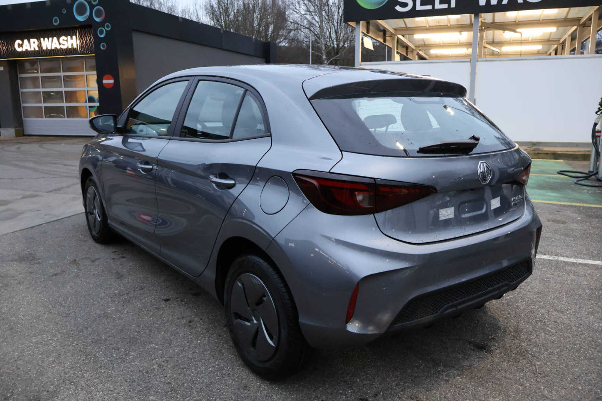 listing desktop thumbnail image 5