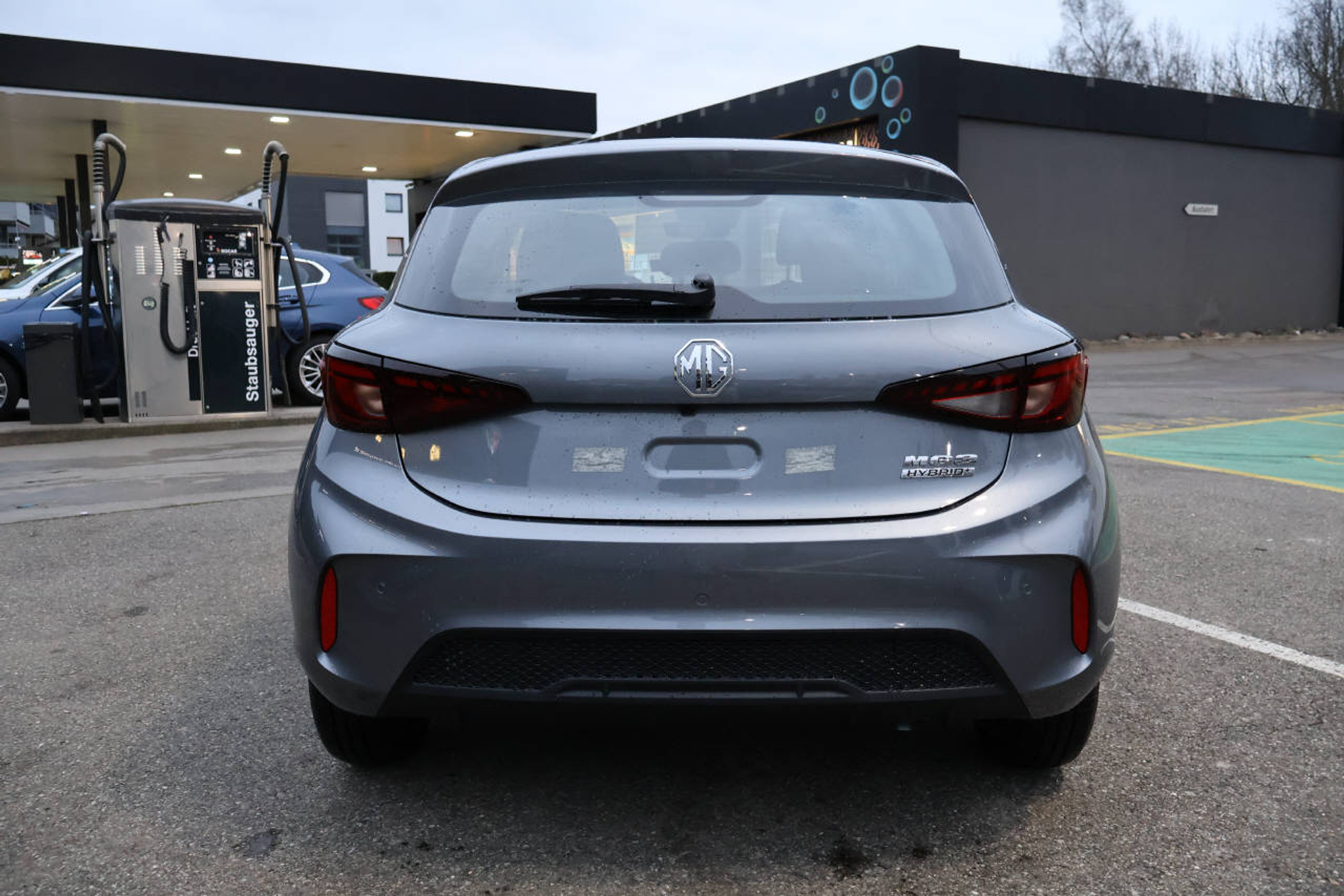 listing desktop thumbnail image 3