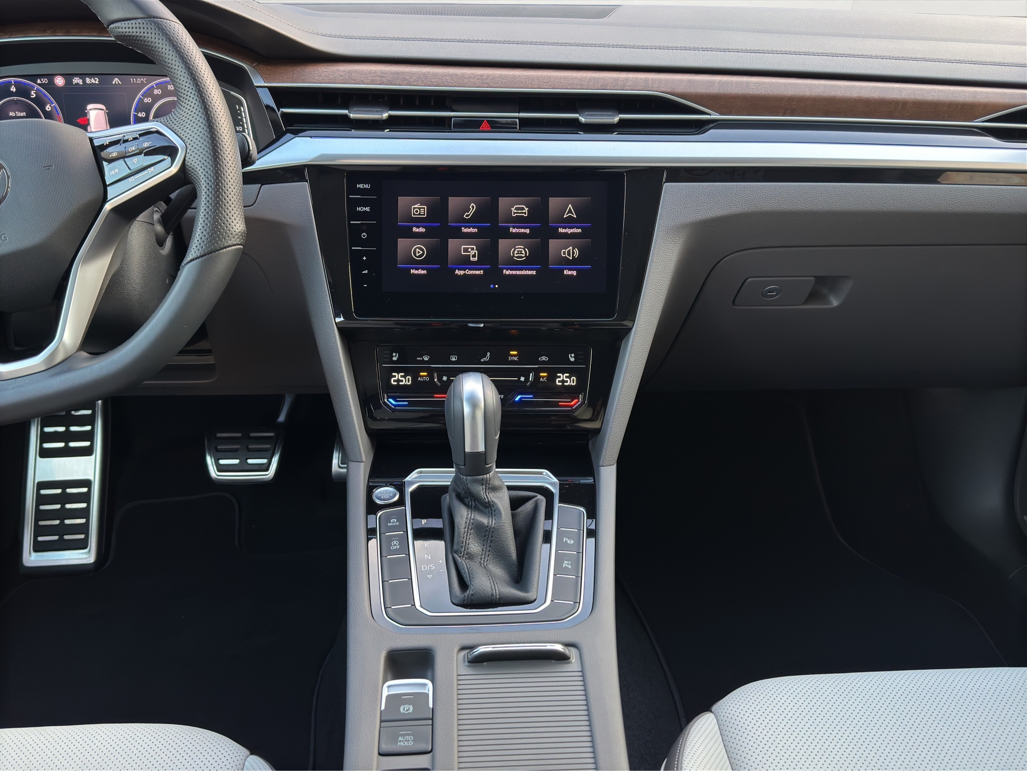 listing desktop thumbnail image 23