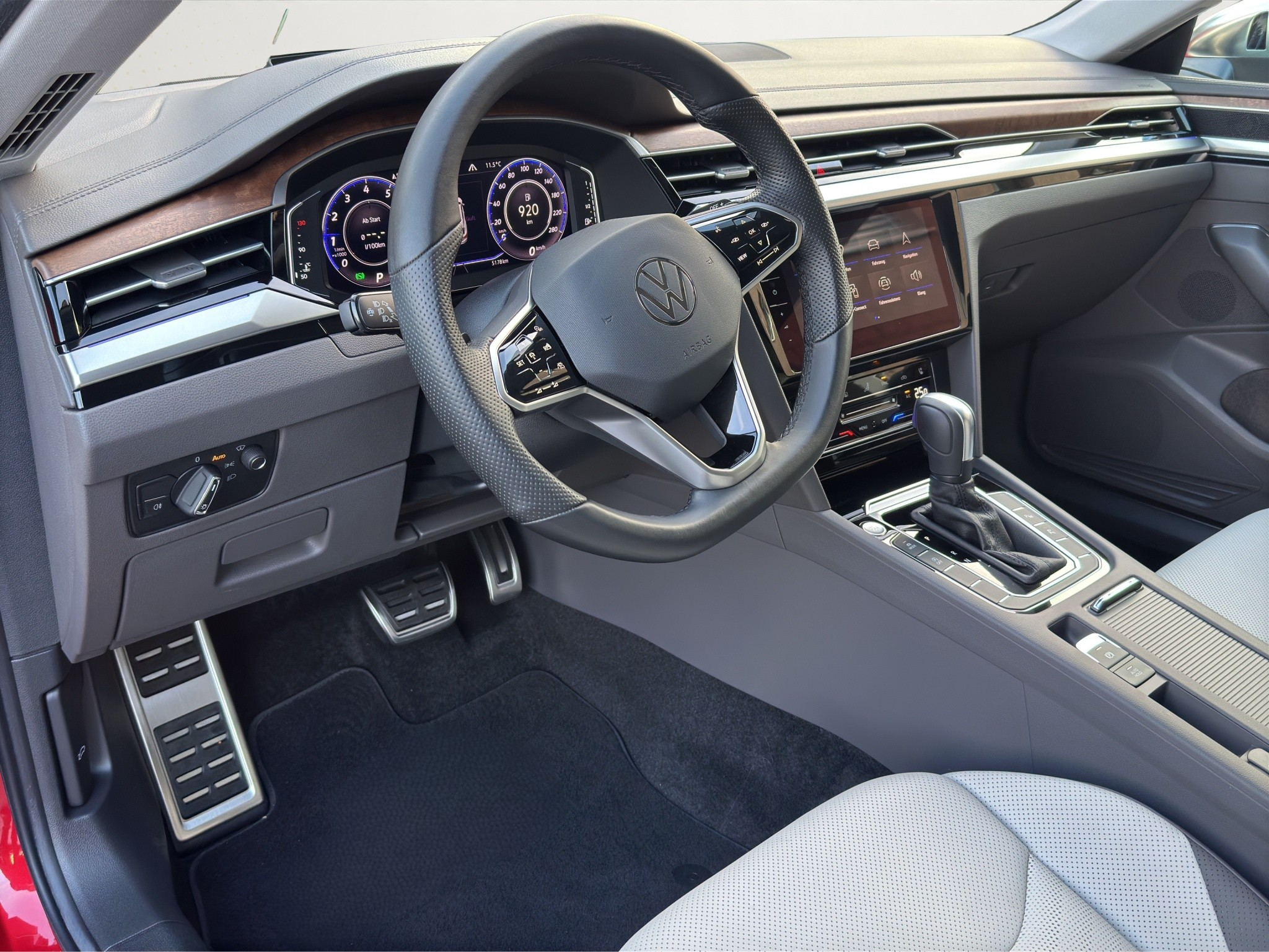 listing desktop thumbnail image 11