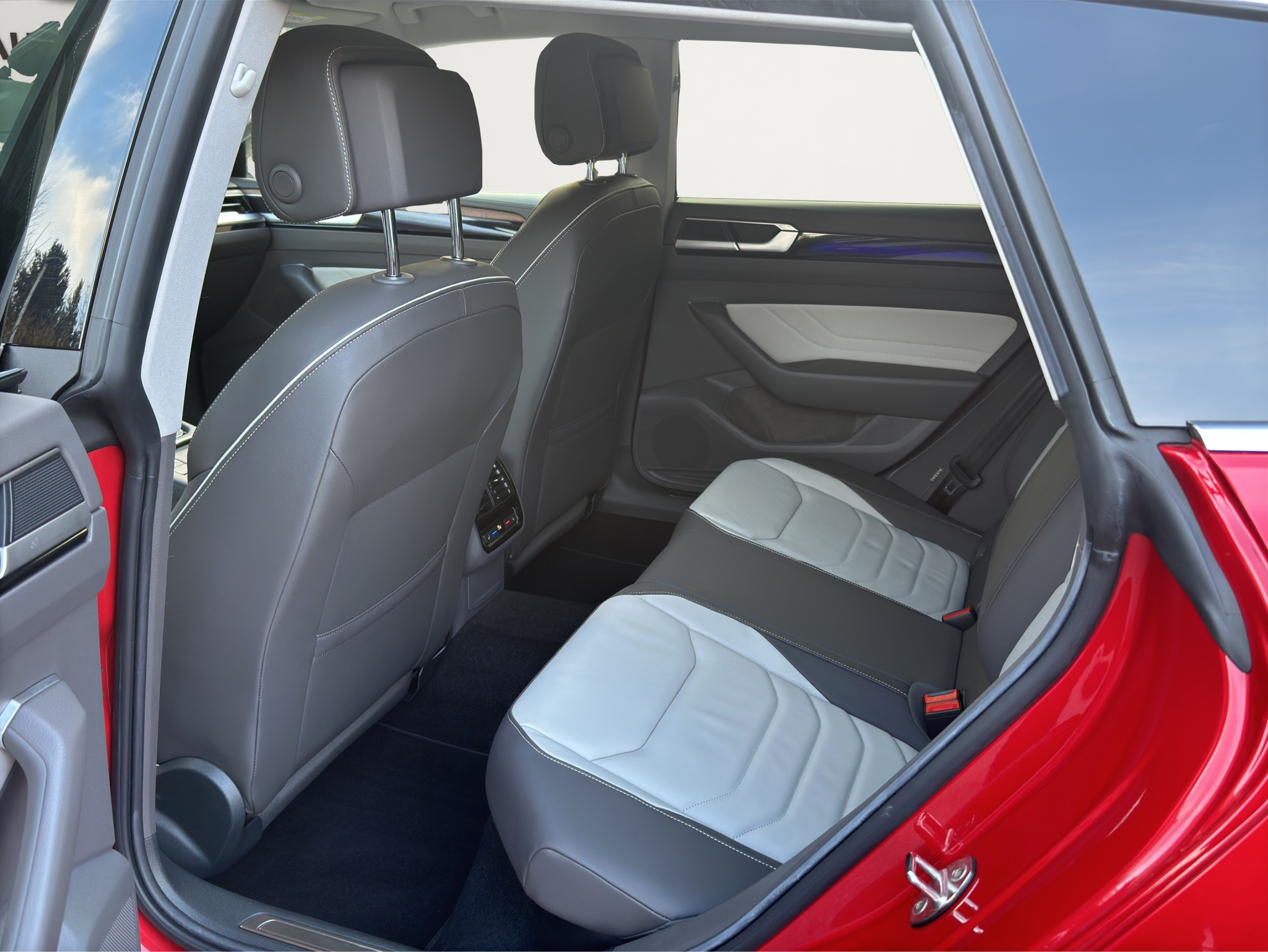 listing desktop thumbnail image 15