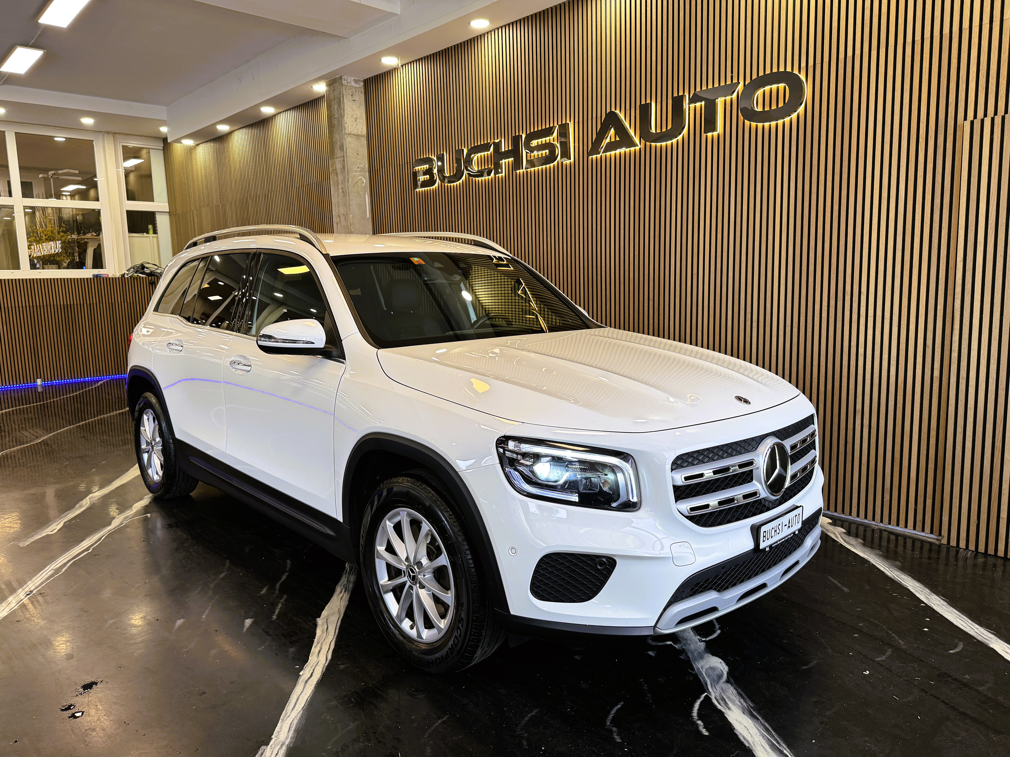 listing desktop thumbnail image 0