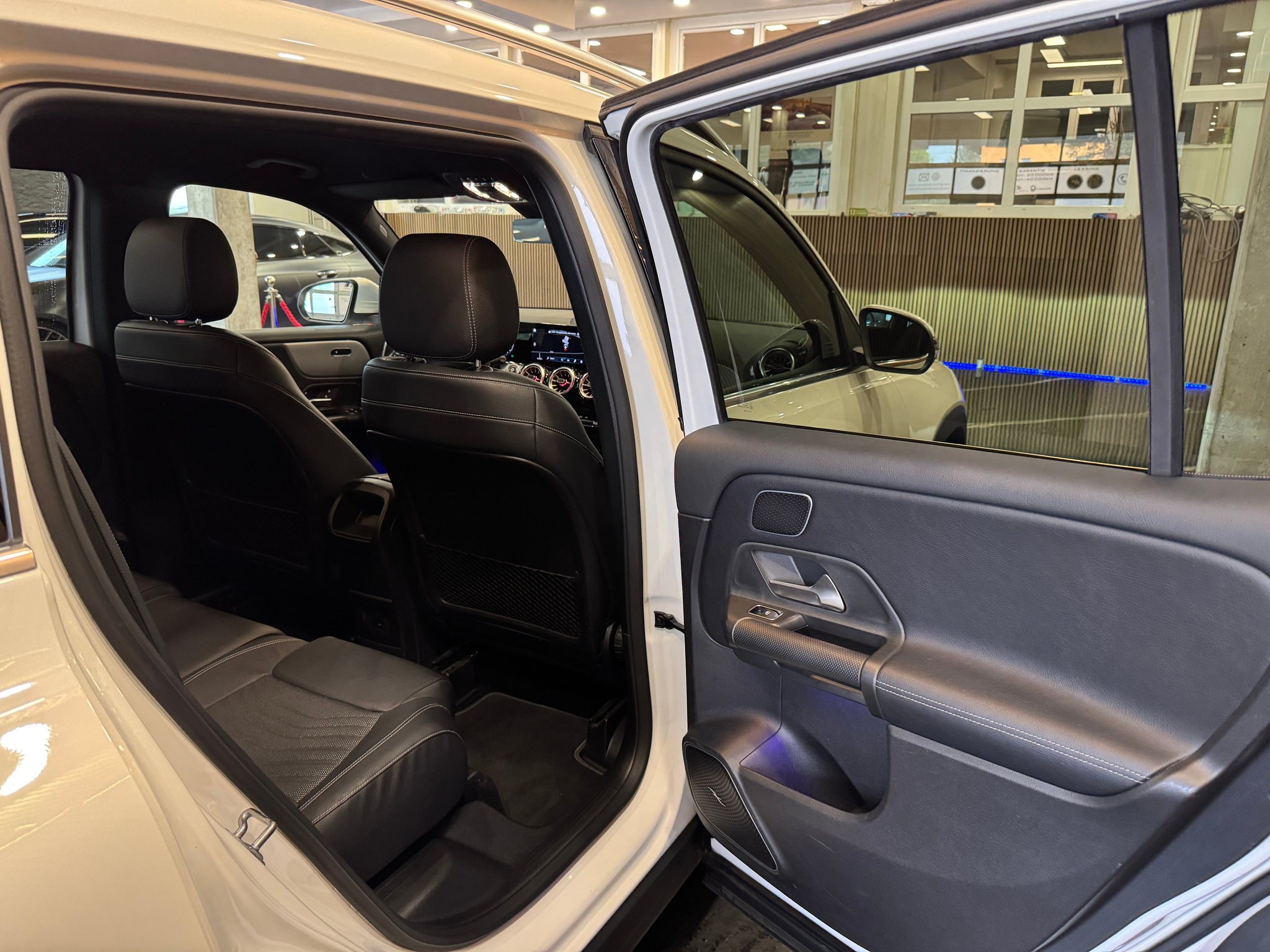 listing desktop thumbnail image 25