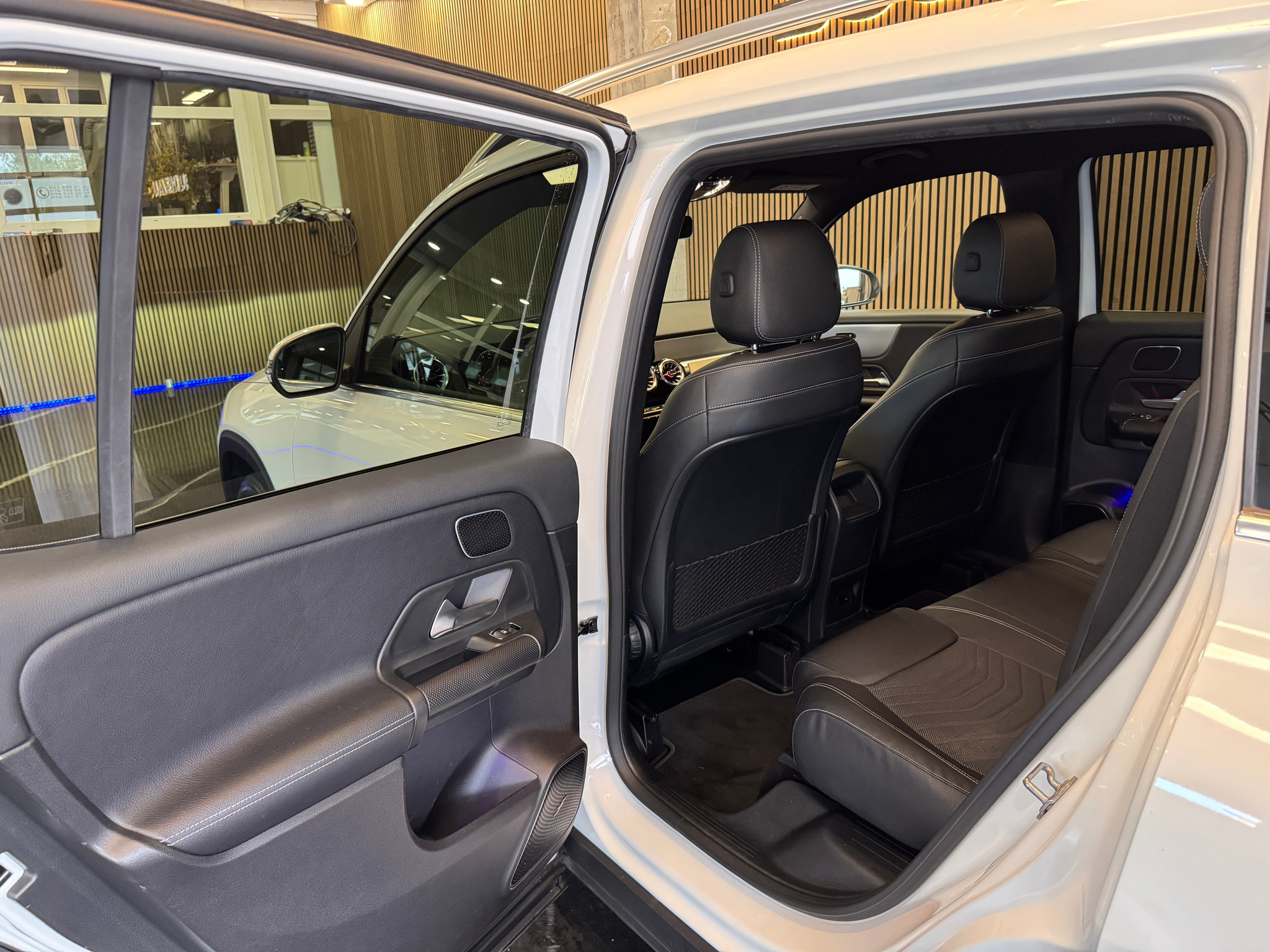 listing desktop thumbnail image 27