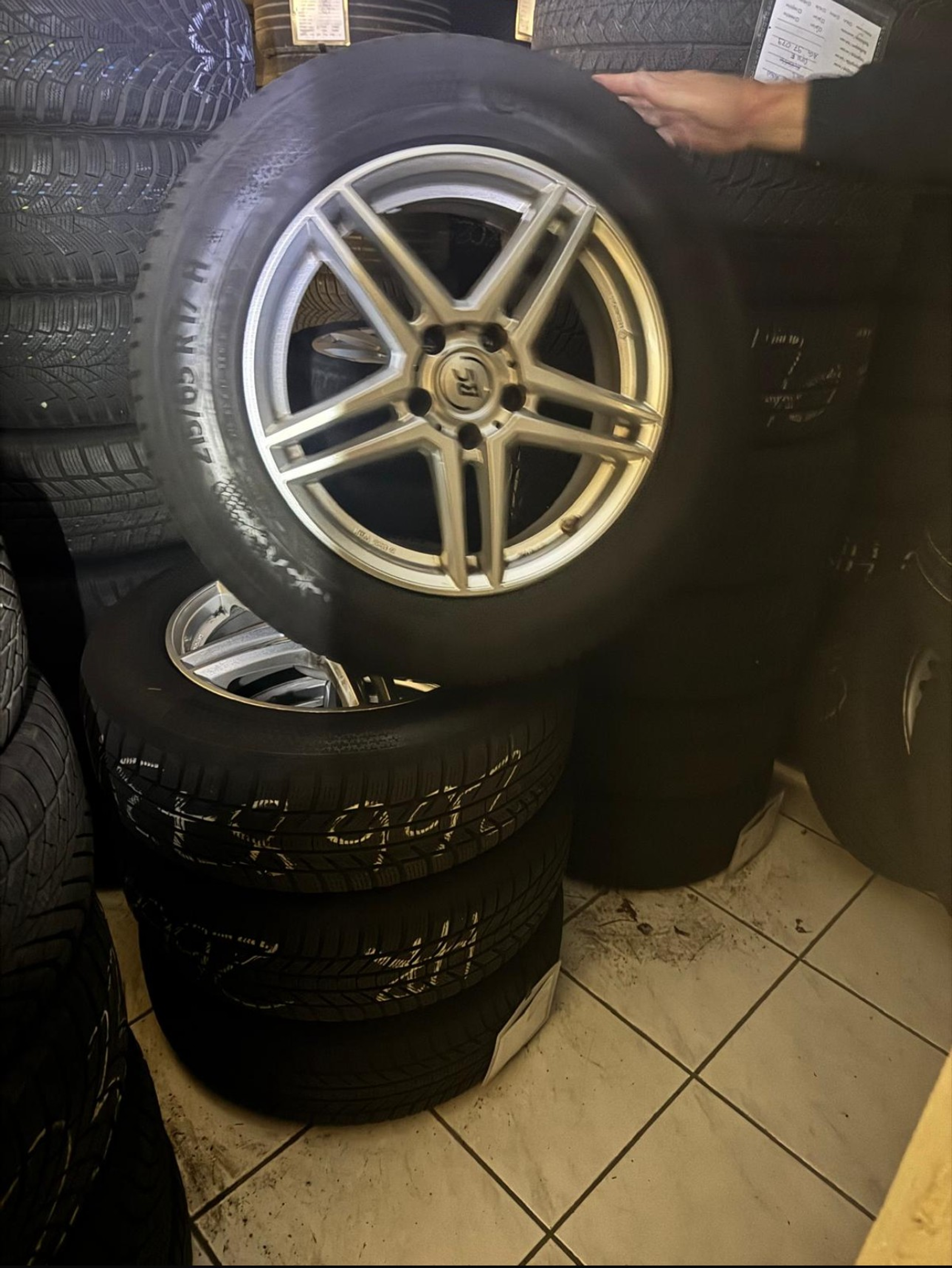 listing desktop thumbnail image 31