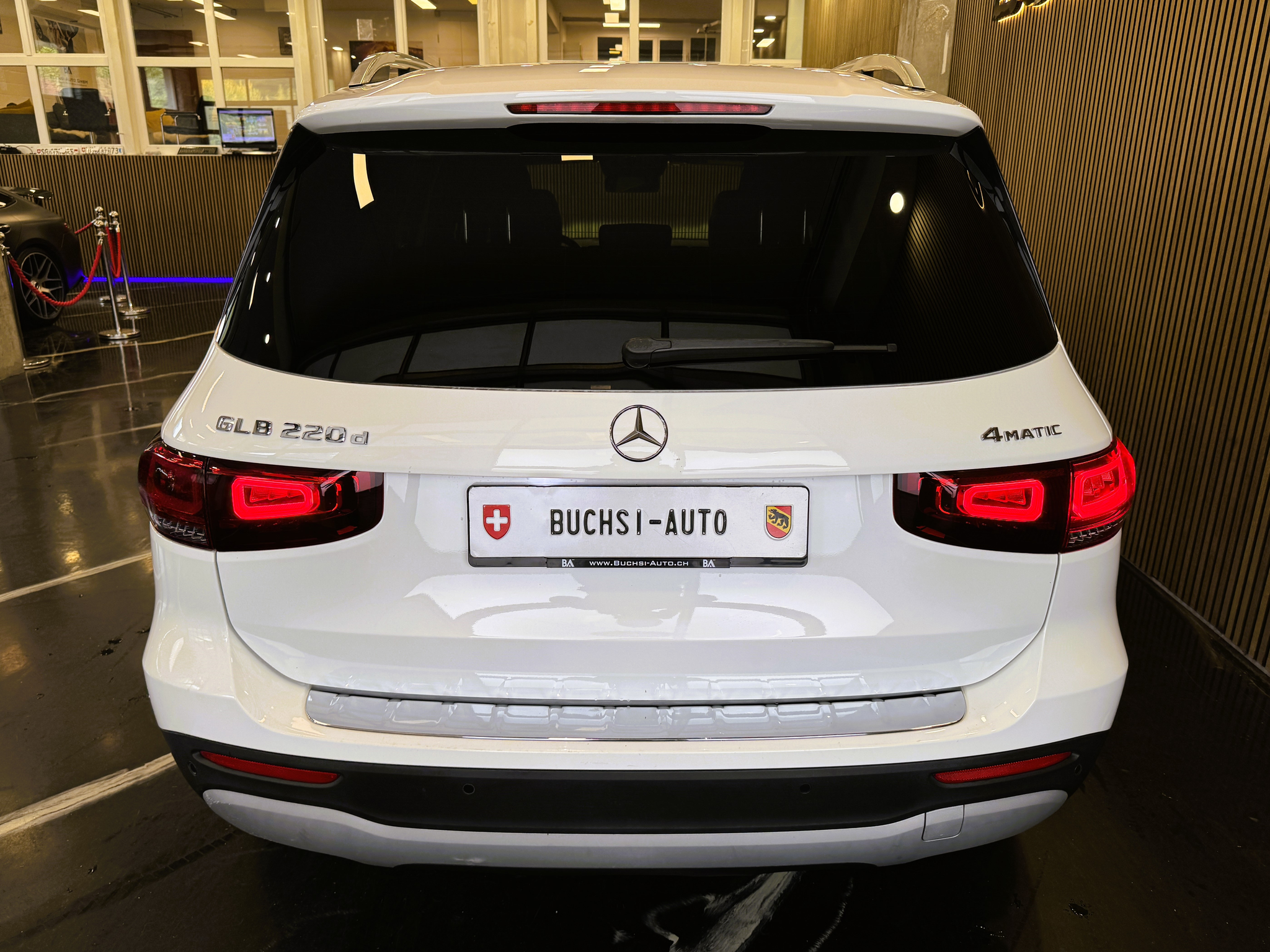 listing desktop thumbnail image 6