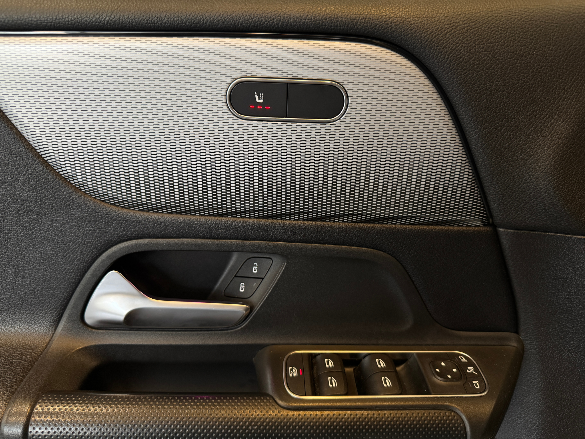 listing desktop thumbnail image 13