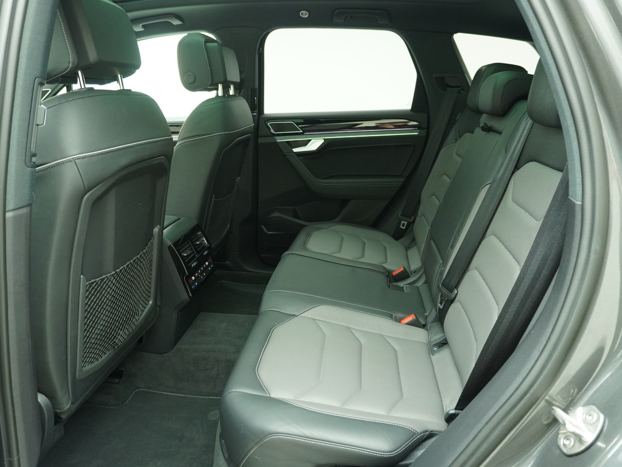 listing desktop thumbnail image 14