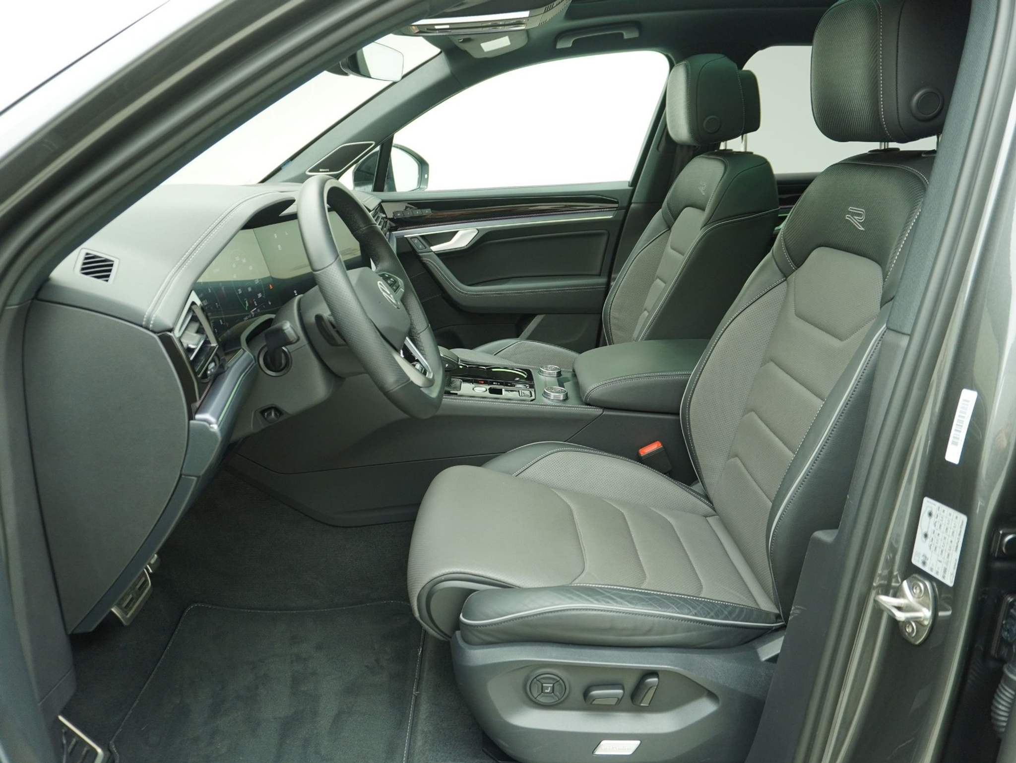 listing desktop thumbnail image 10