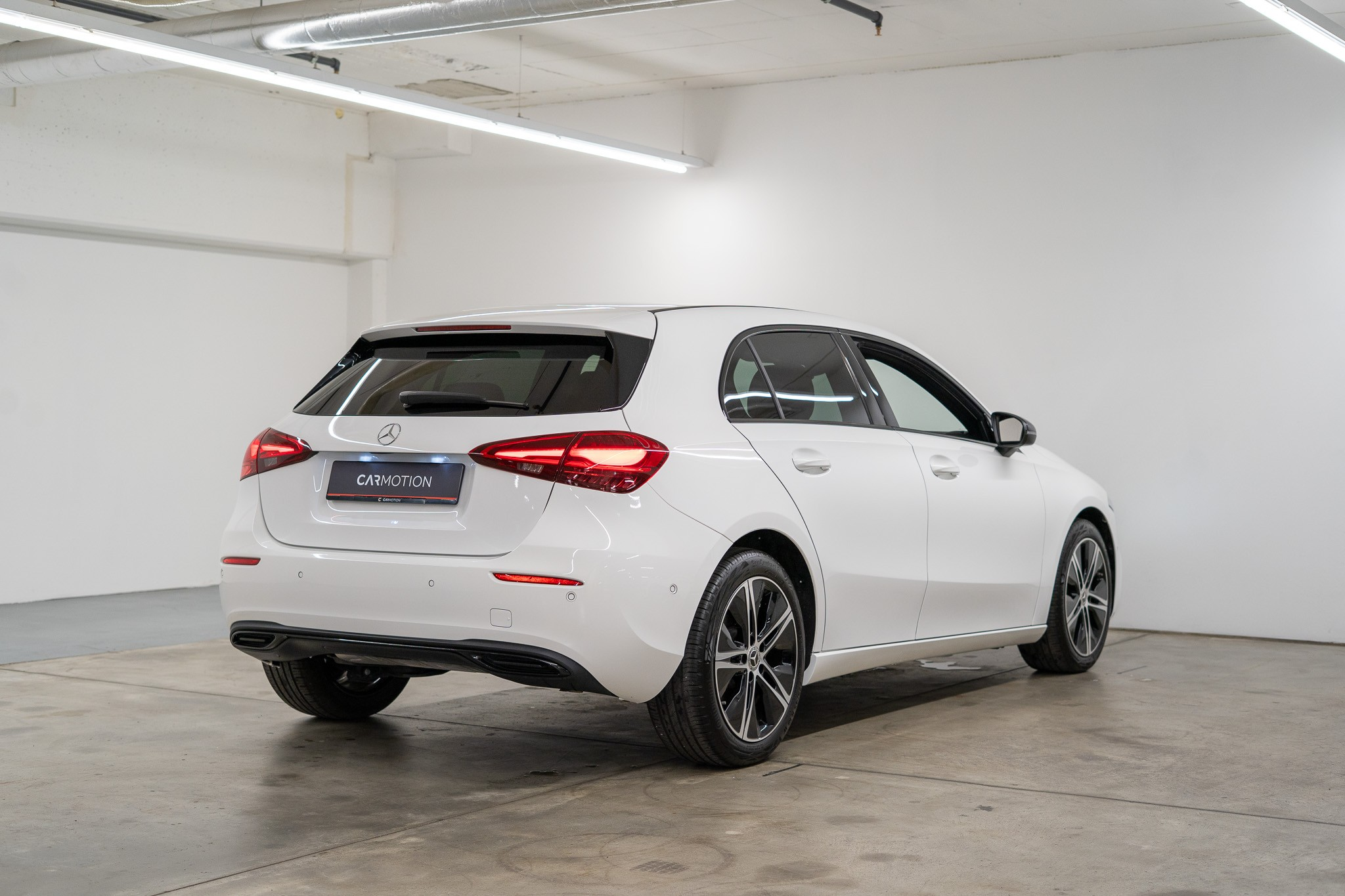 listing desktop thumbnail image 3