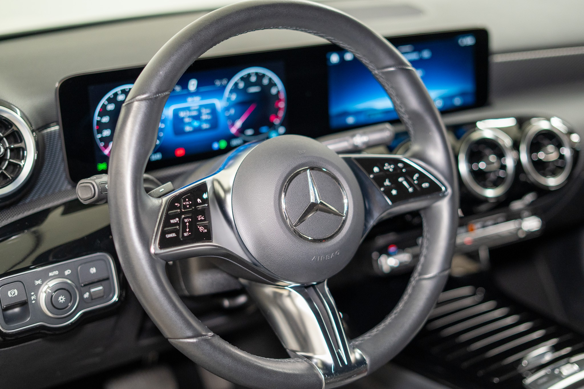 listing desktop thumbnail image 9