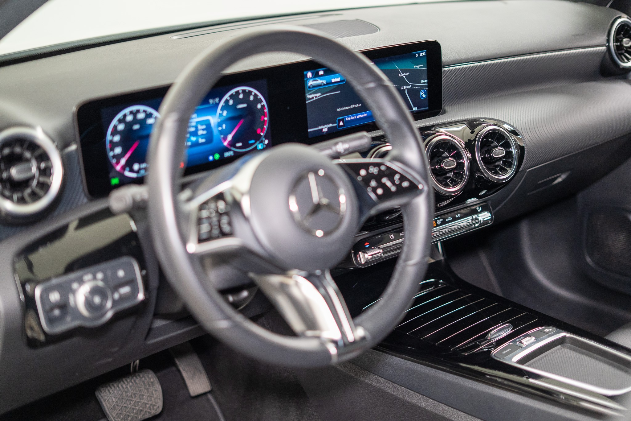 listing desktop thumbnail image 8