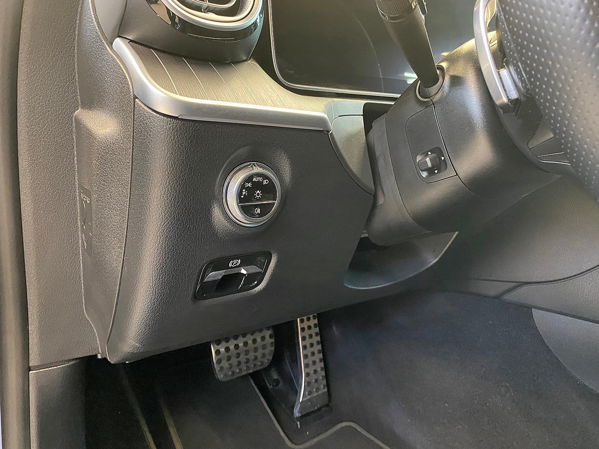 listing desktop thumbnail image 10