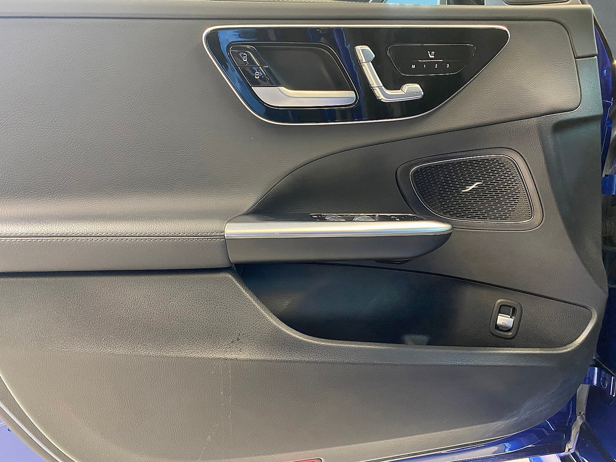 listing desktop thumbnail image 9