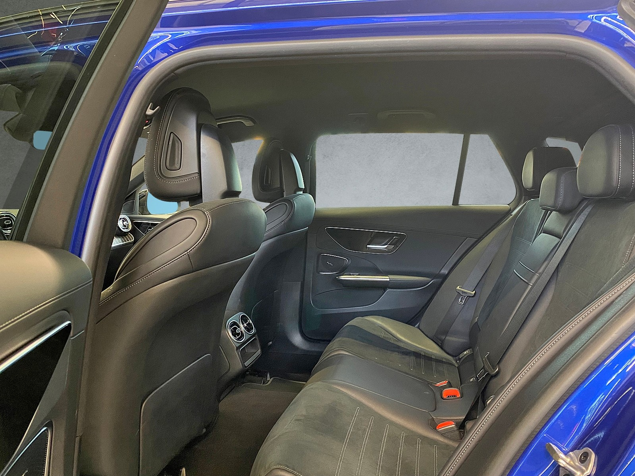 listing desktop thumbnail image 7