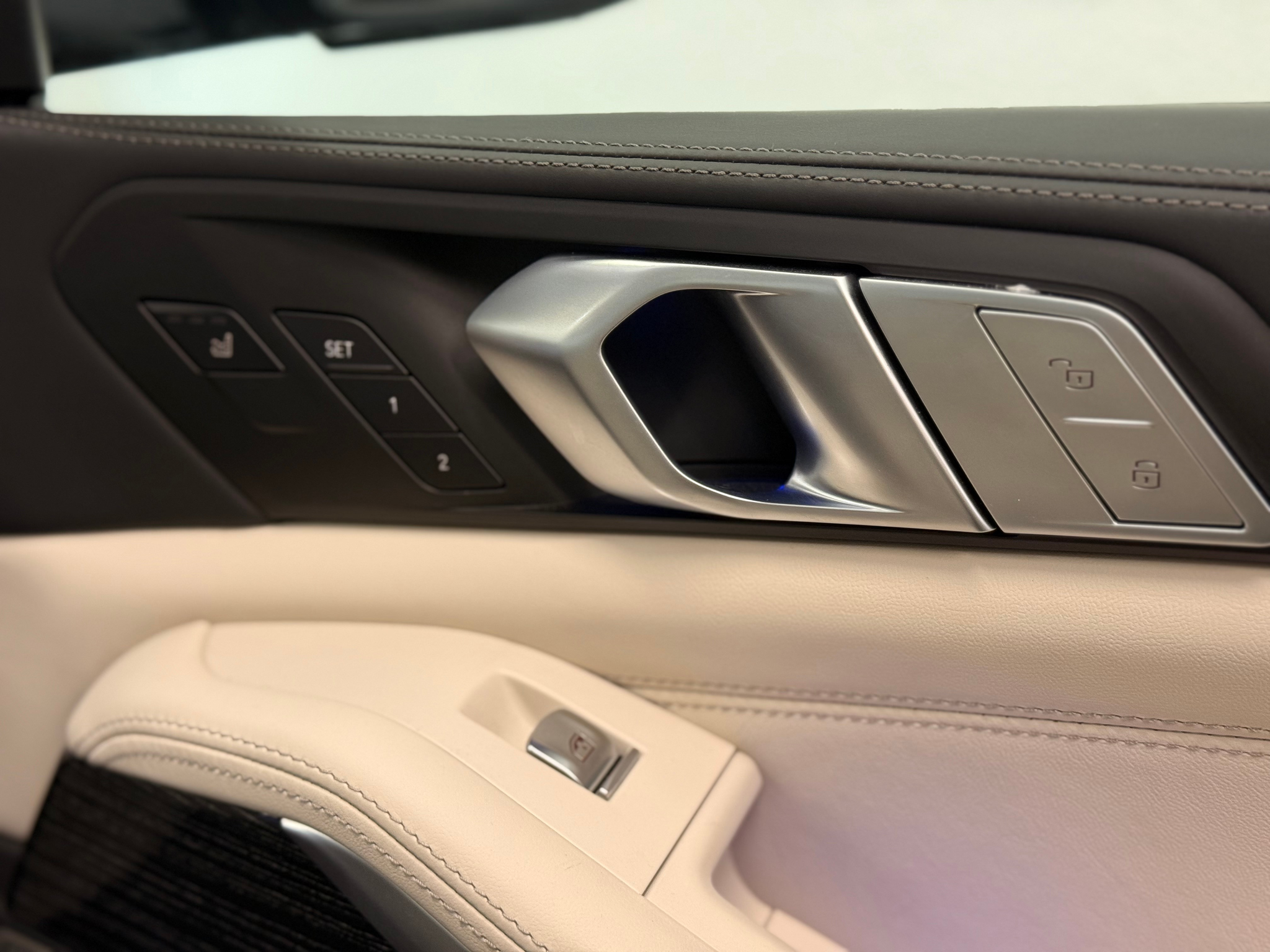 listing desktop thumbnail image 31