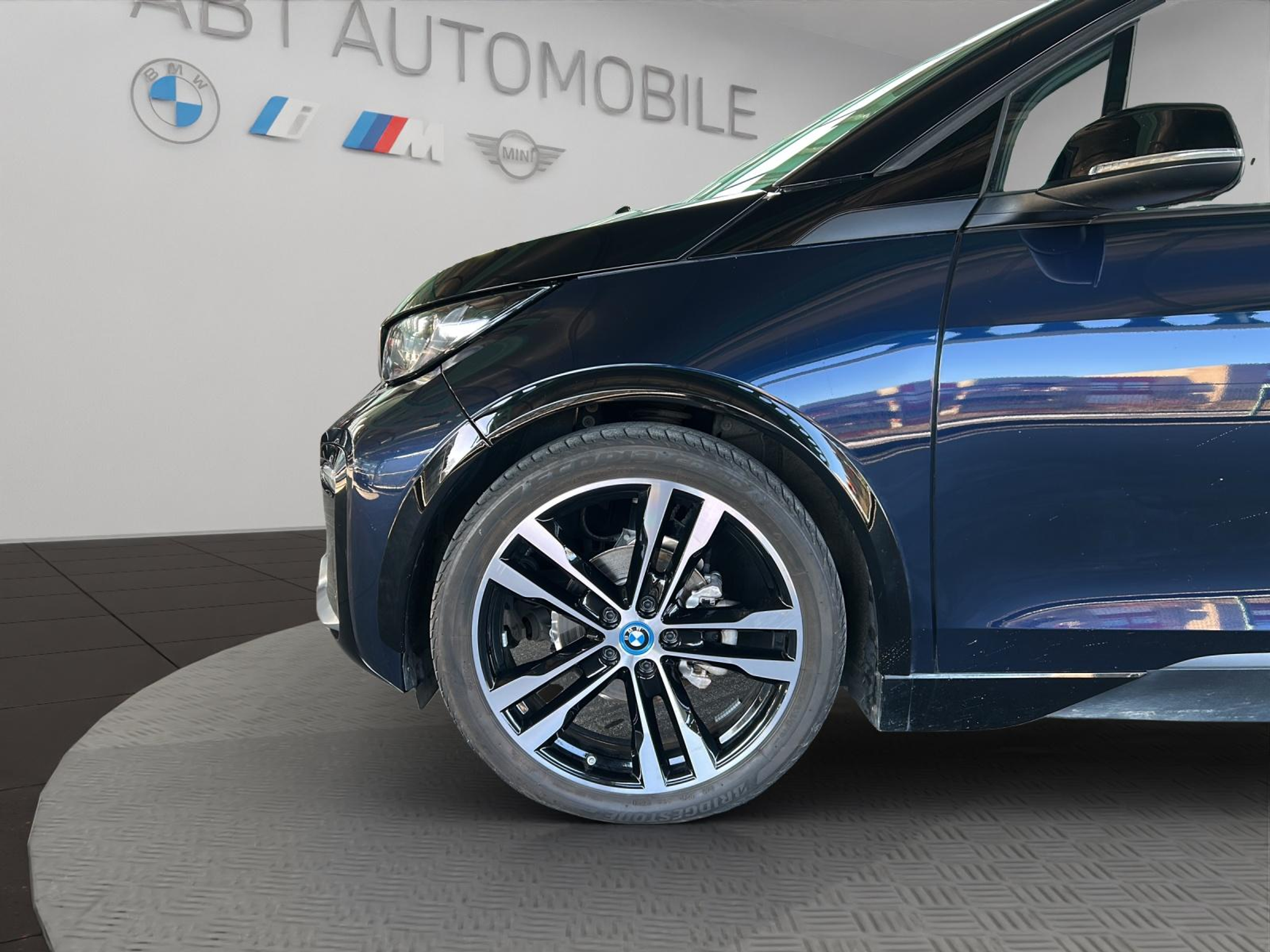 listing desktop thumbnail image 21