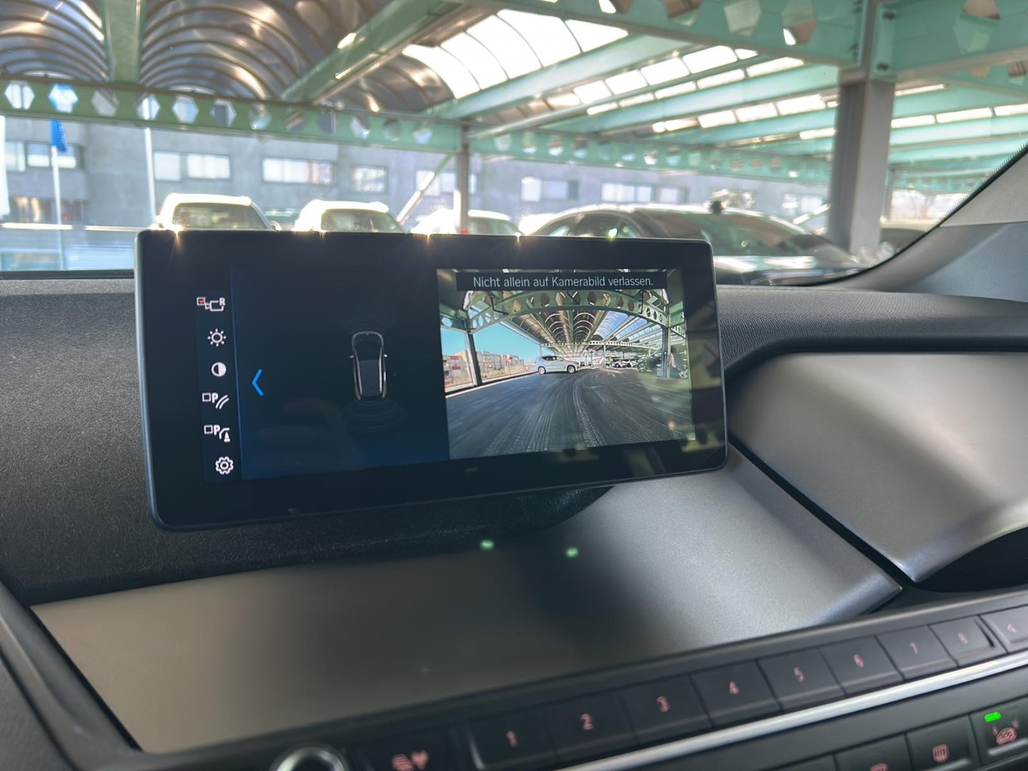 listing desktop thumbnail image 18