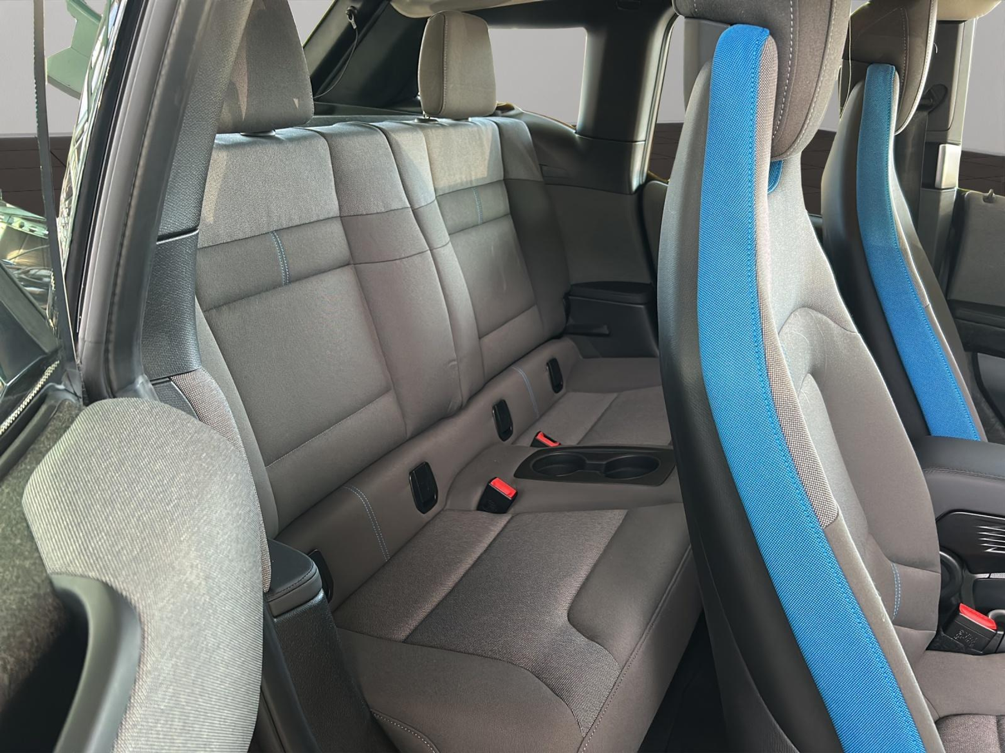 listing desktop thumbnail image 12