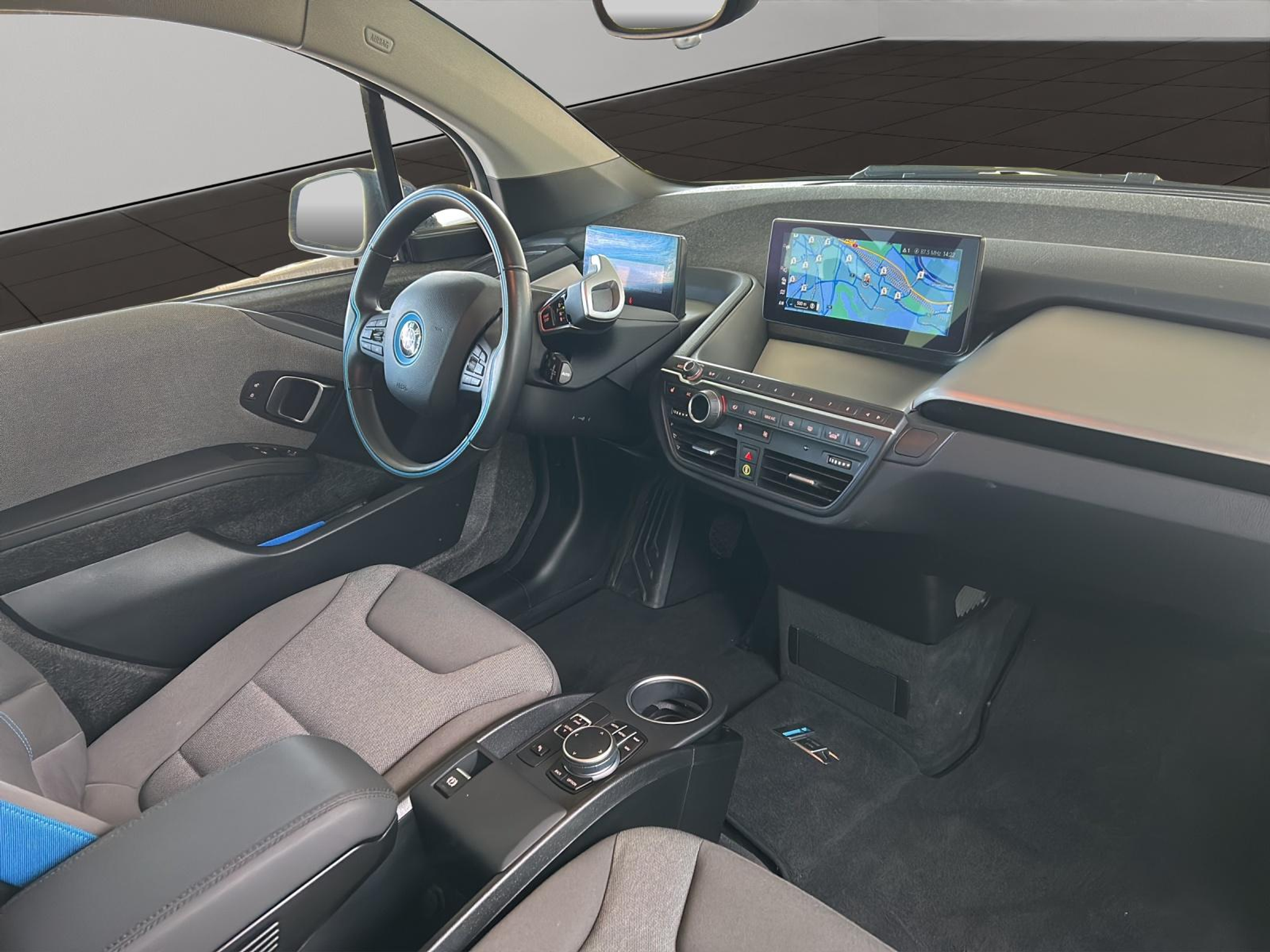 listing desktop thumbnail image 6