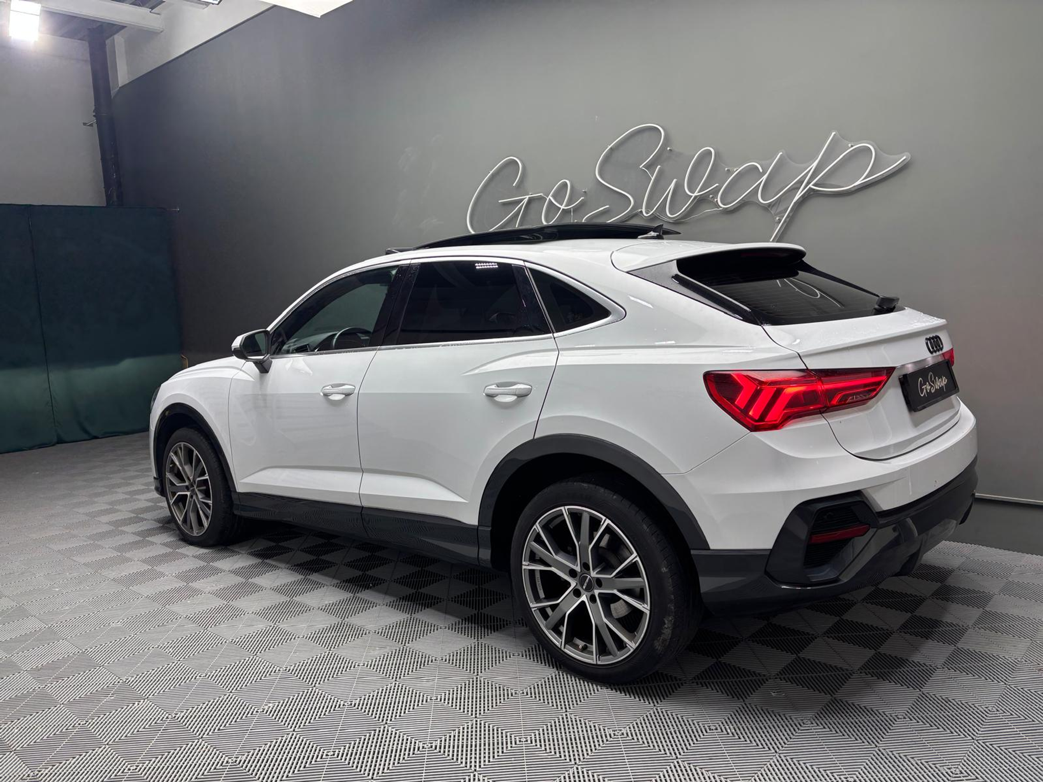 listing desktop thumbnail image 11