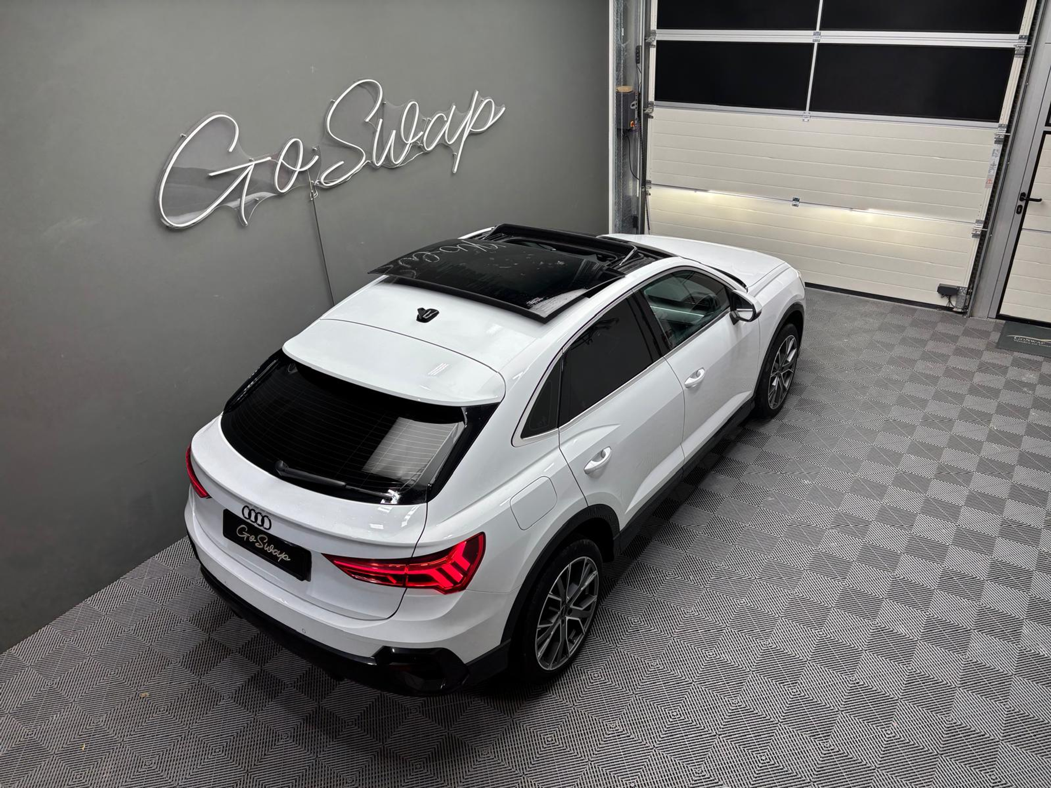 listing desktop thumbnail image 7