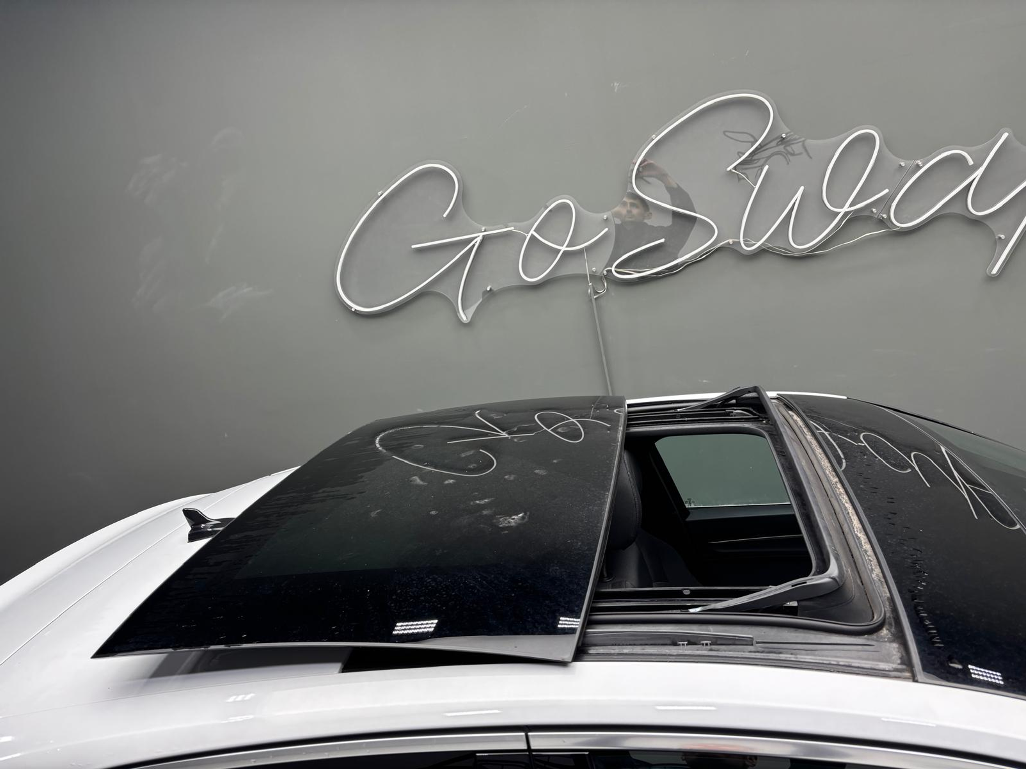 listing desktop thumbnail image 1