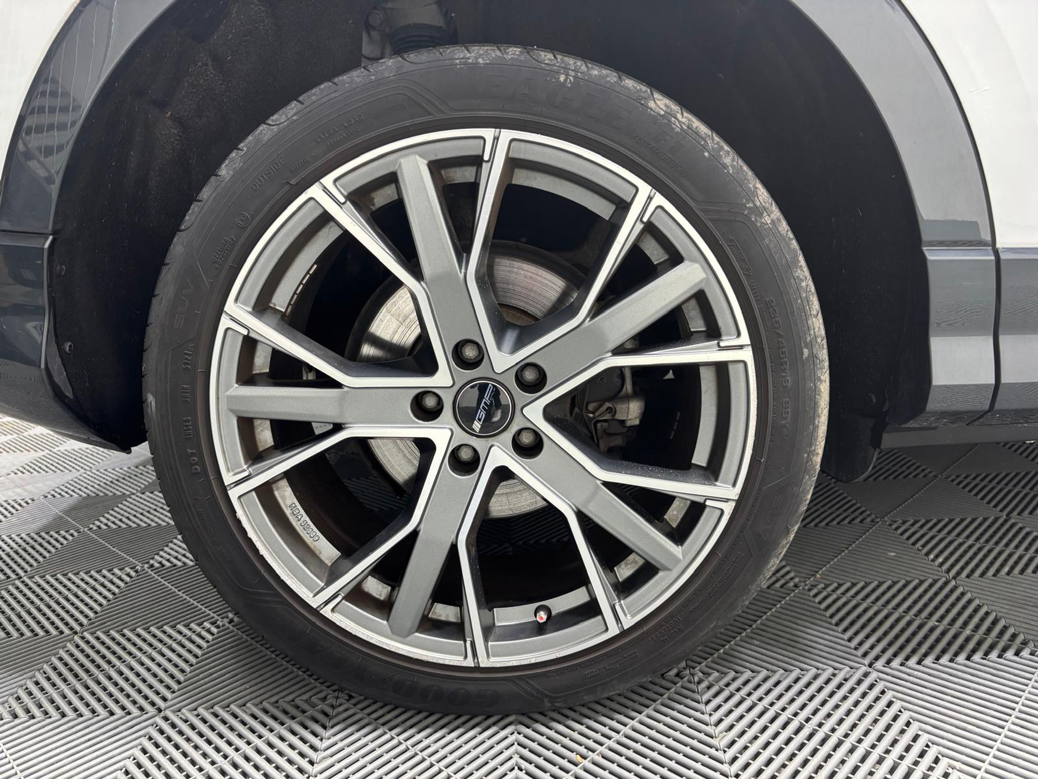 listing desktop thumbnail image 31