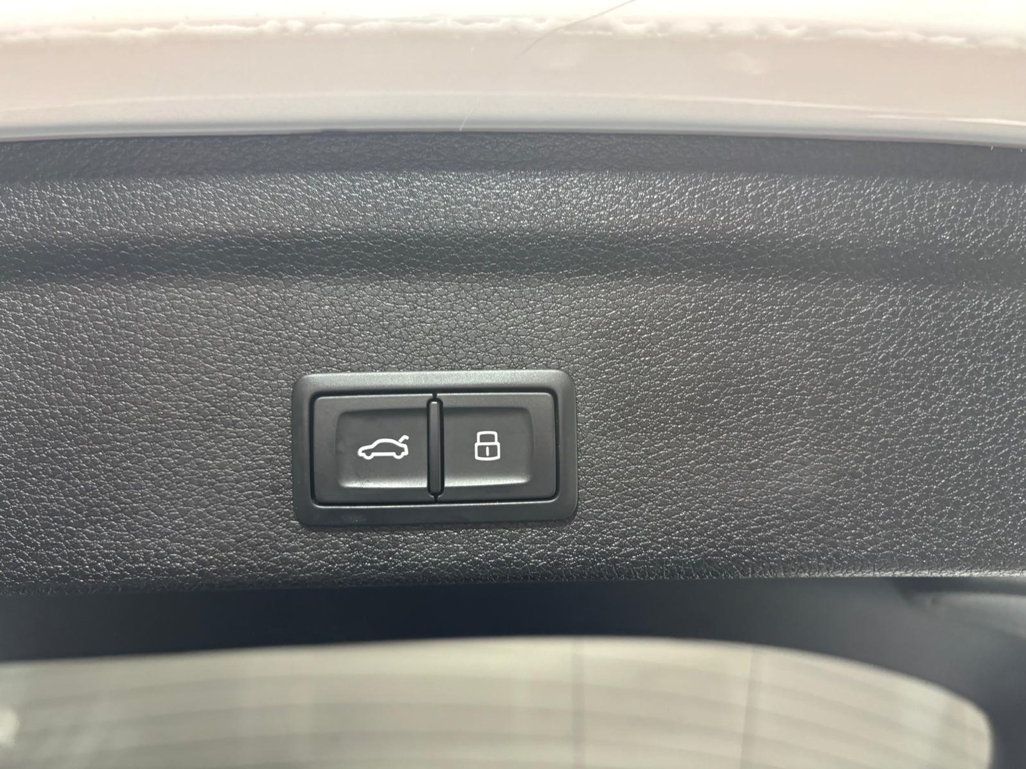 listing desktop thumbnail image 30