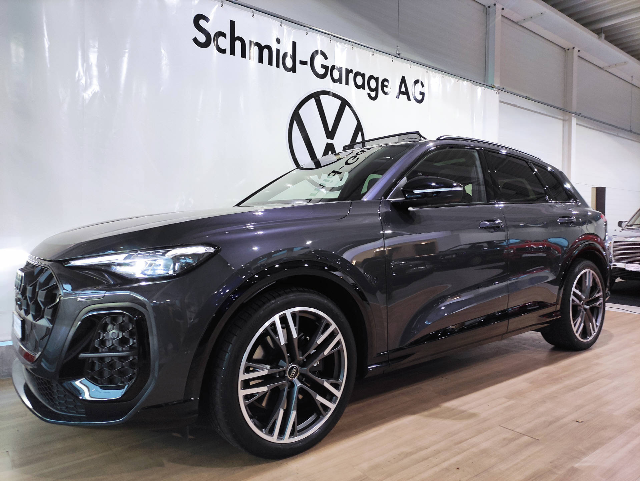 listing desktop thumbnail image 1