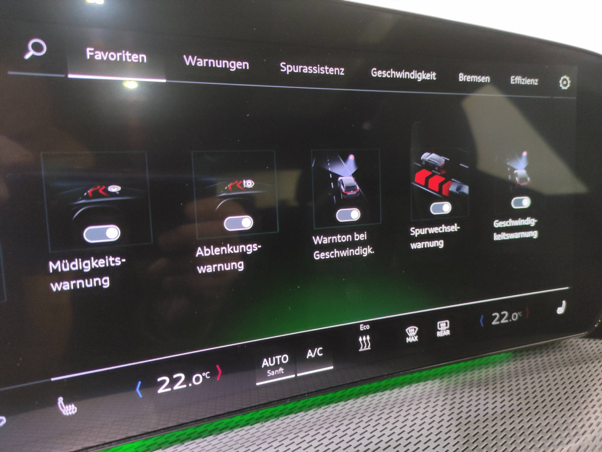 listing desktop thumbnail image 7