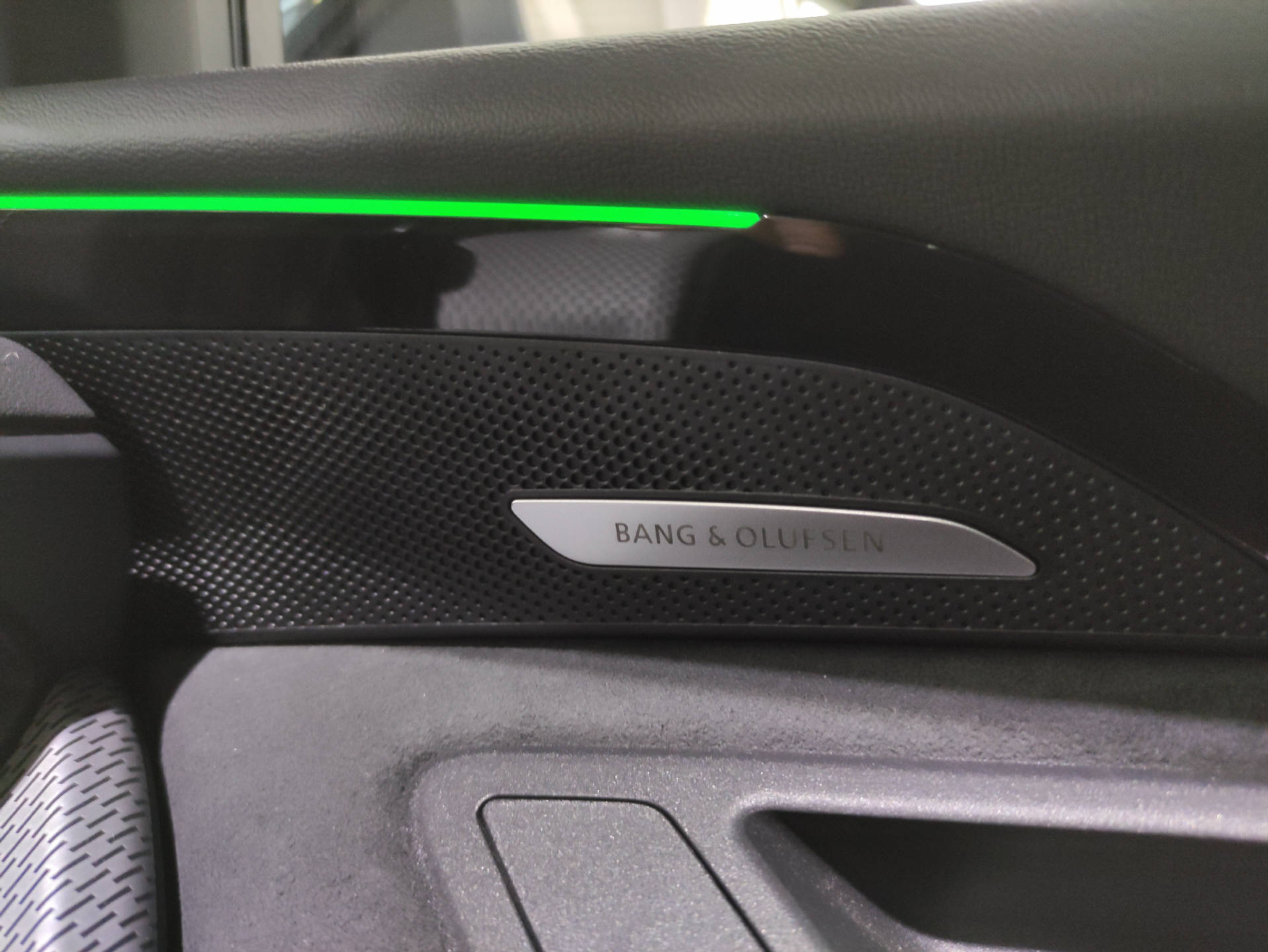 listing desktop thumbnail image 5