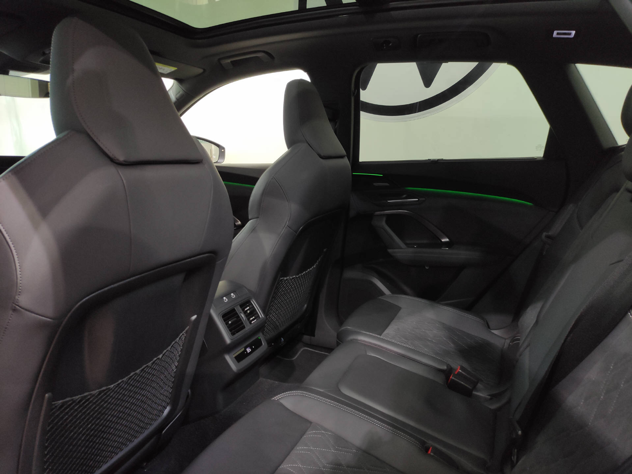 listing desktop thumbnail image 11